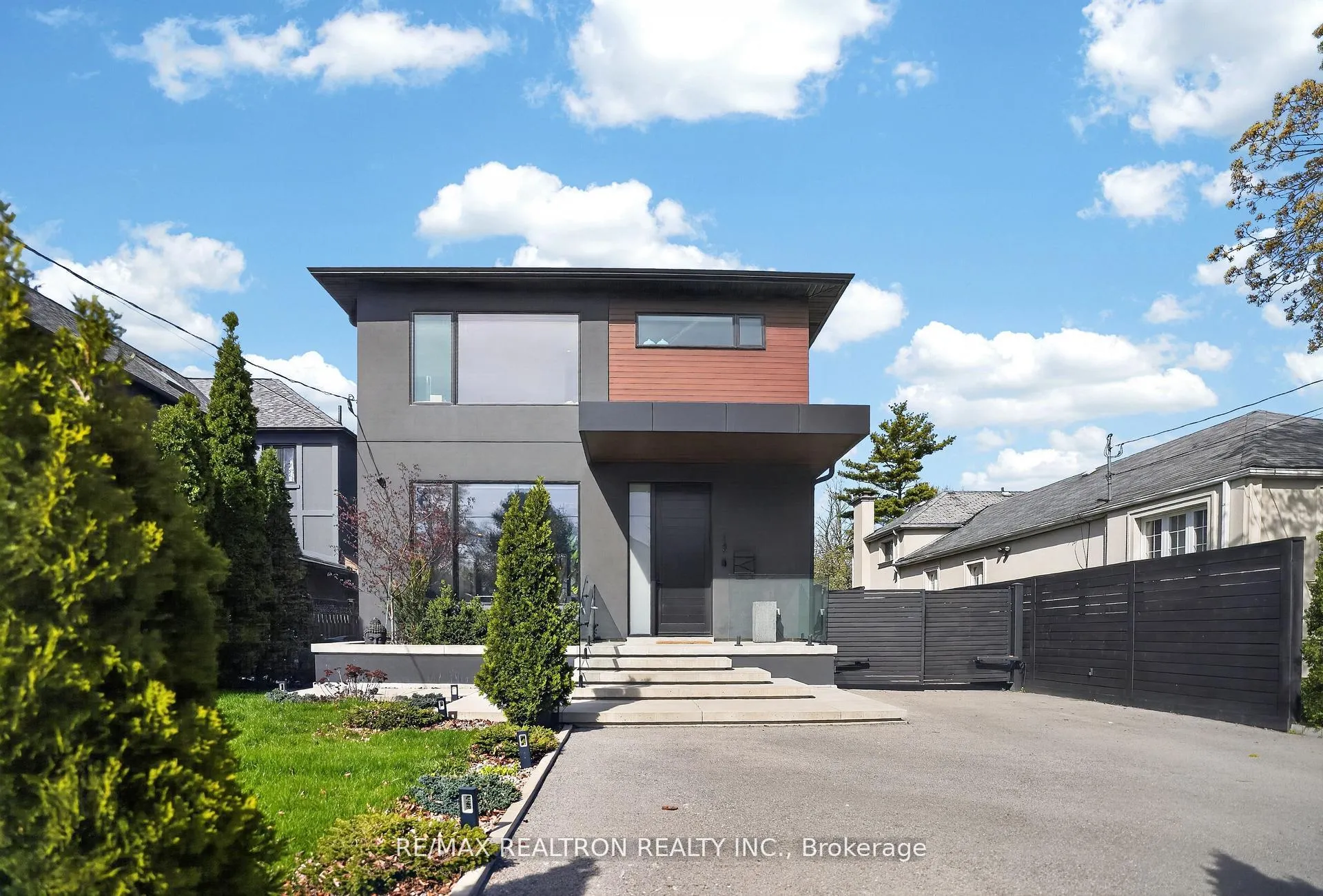 Photo 37 of 17 Lynnhaven Road, Toronto, Englemount-Lawrence — HOMEH