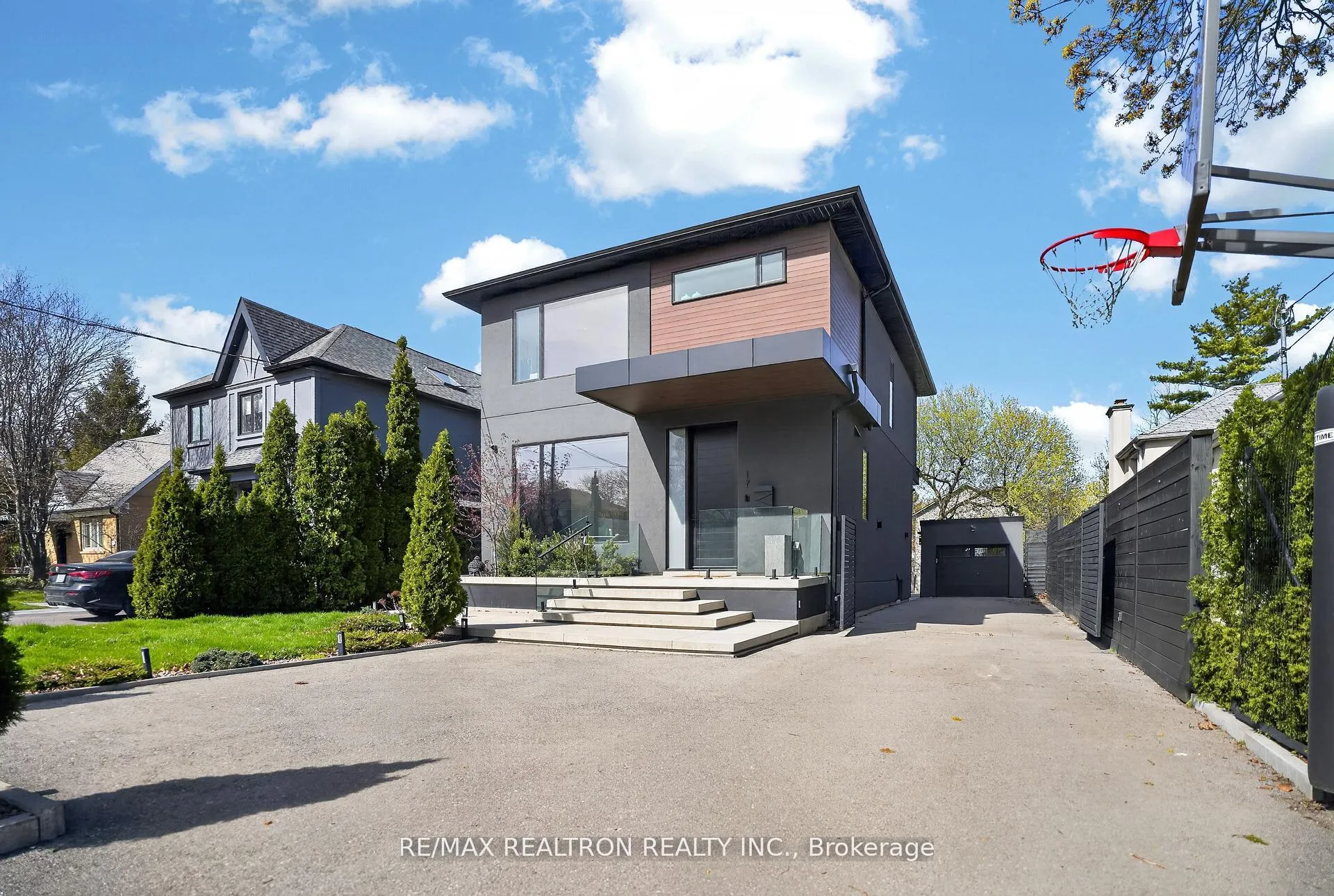 Photo 38 of 17 Lynnhaven Road, Toronto, Englemount-Lawrence — HOMEH