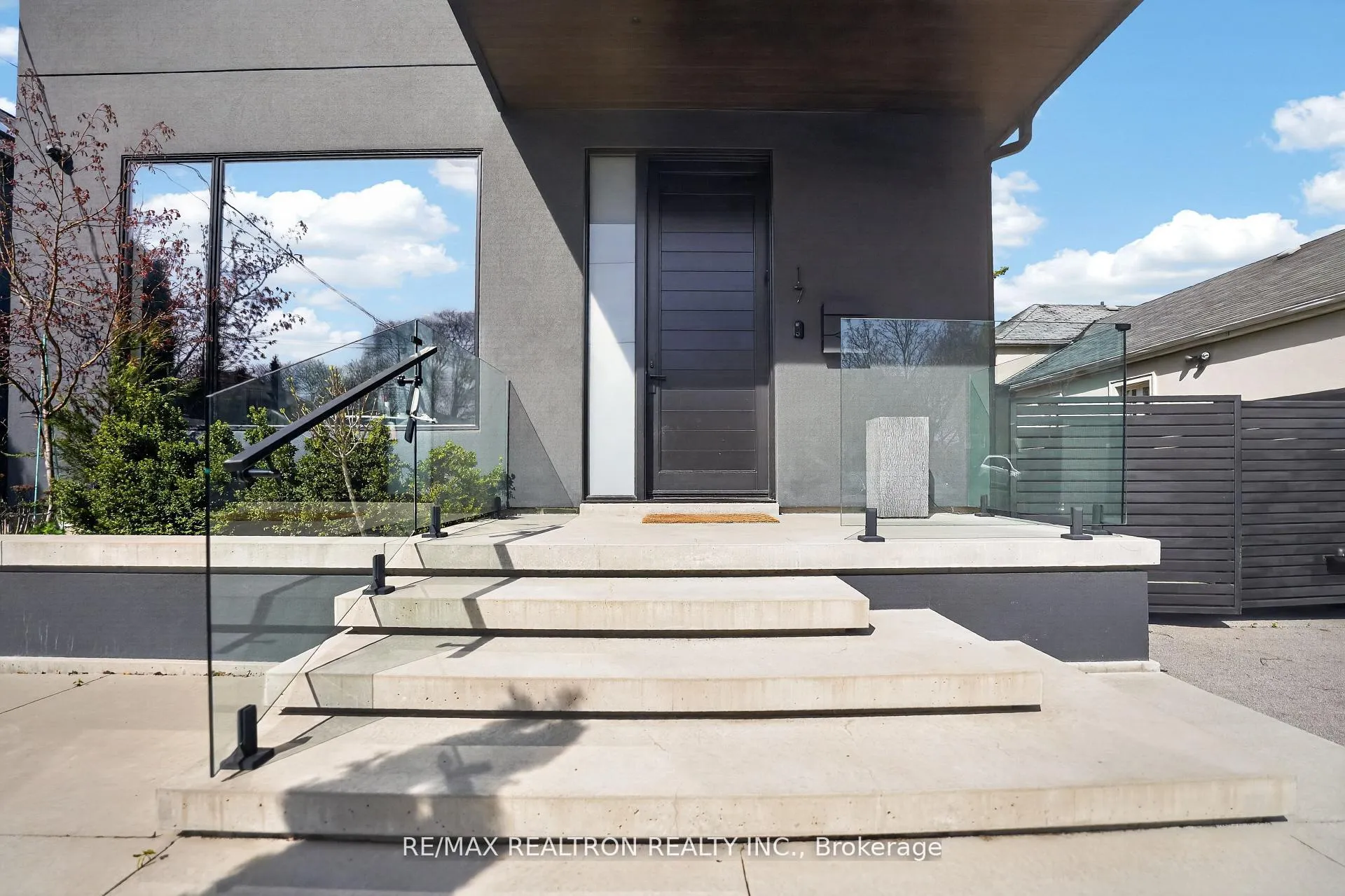 Photo 39 of 17 Lynnhaven Road, Toronto, Englemount-Lawrence — HOMEH