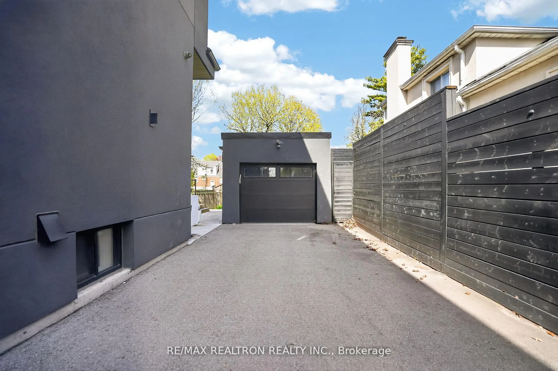 Photo 42 of 17 Lynnhaven Road, Toronto, Englemount-Lawrence — HOMEH