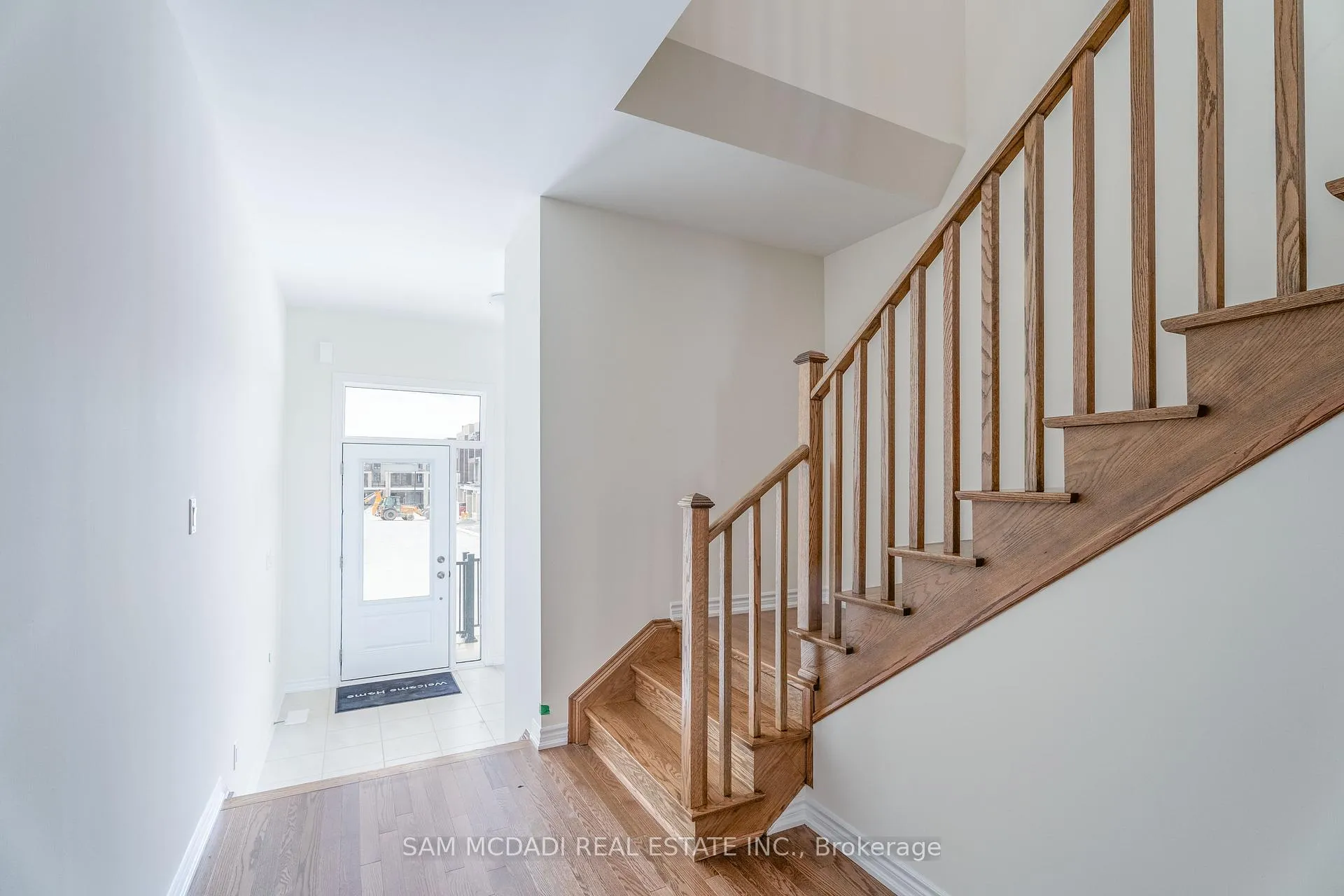 Photo 2 of 52 Fish Drive, Aurora, Bayview Northeast — HOMEH