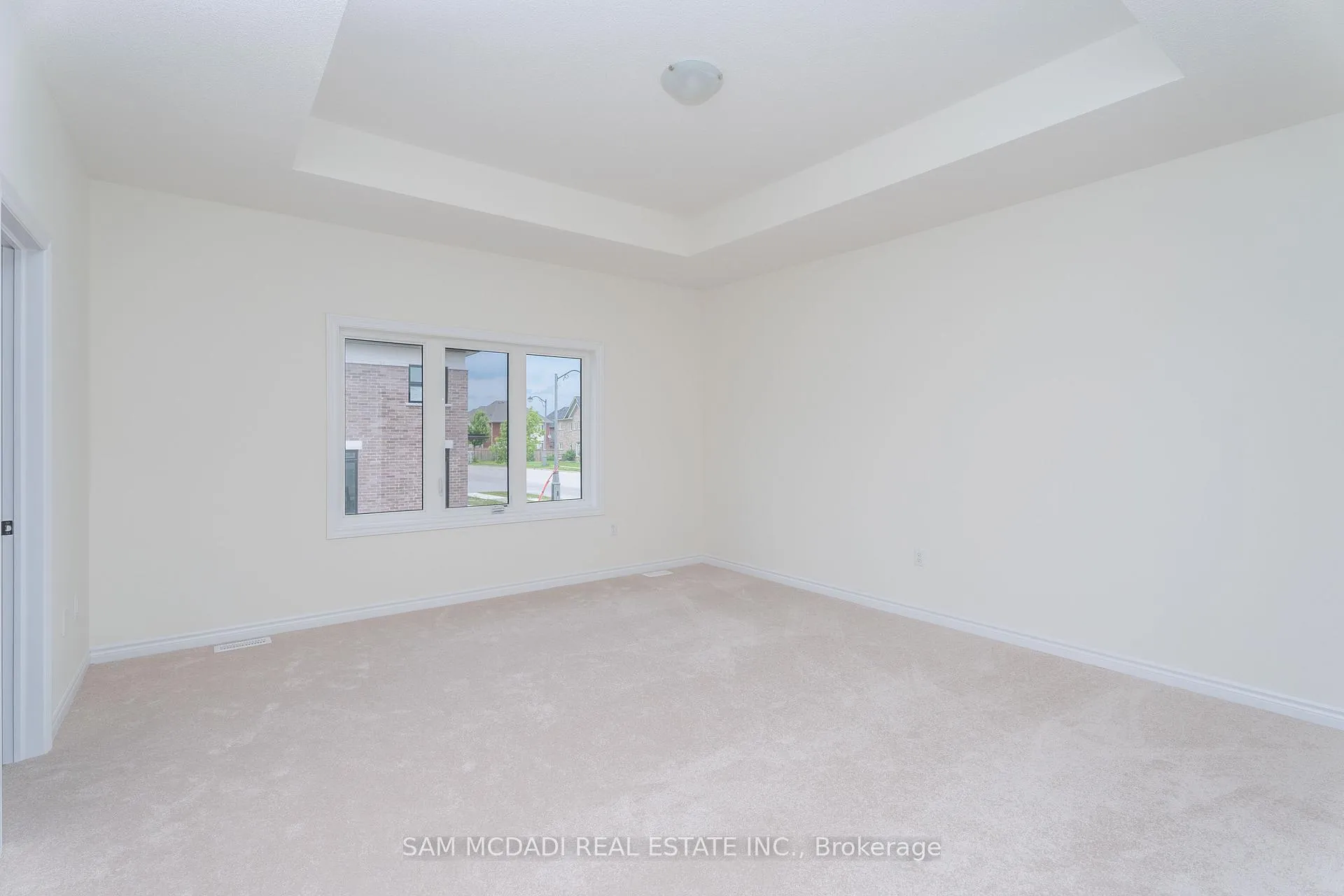 Photo 18 of 52 Fish Drive, Aurora, Bayview Northeast — HOMEH