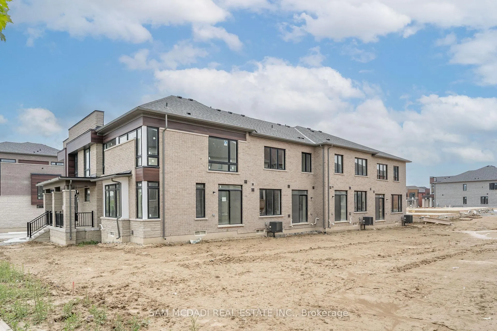 Photo 22 of 52 Fish Drive, Aurora, Bayview Northeast — HOMEH