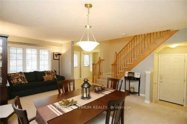 Photo 4 of 30 Pantano Place, Brampton, Credit Valley — HOMEH