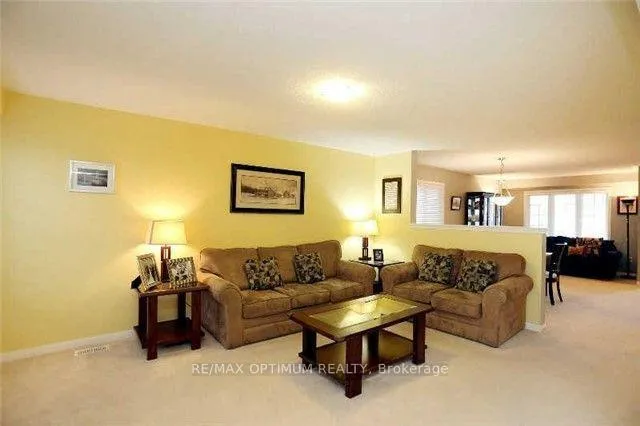 Photo 5 of 30 Pantano Place, Brampton, Credit Valley — HOMEH