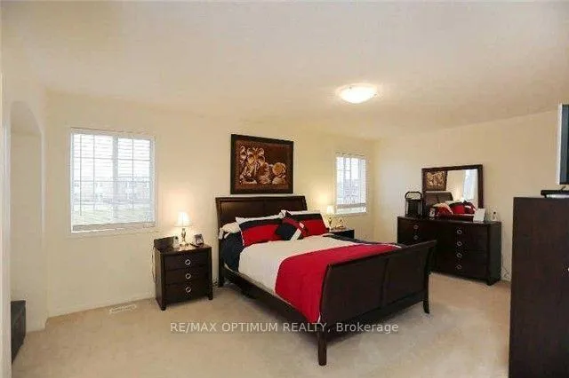 Photo 8 of 30 Pantano Place, Brampton, Credit Valley — HOMEH