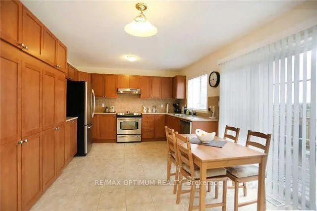 Photo 15 of 30 Pantano Place, Brampton, Credit Valley — HOMEH