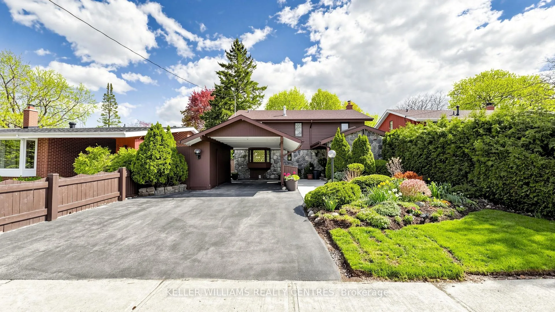 Front of 19 Lesterwood Crescent