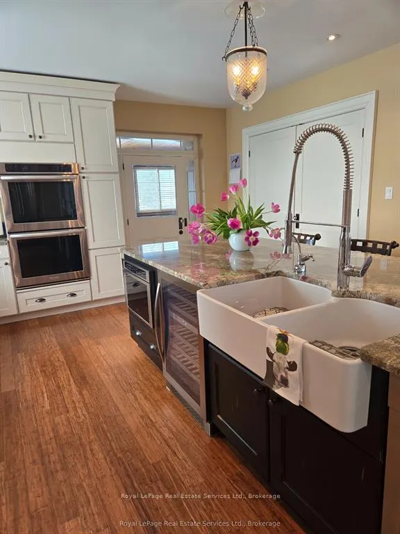Photo 9 of 4197 Walkers Line, Burlington, Rural Burlington — HOMEH