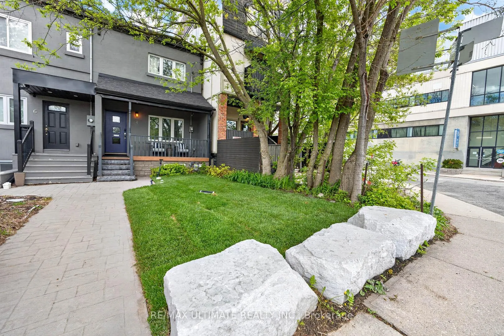 Photo 2 of 4 Bridgman Avenue, Toronto, Casa Loma — HOMEH