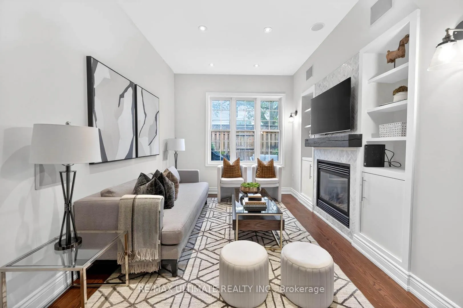 Photo 4 of 4 Bridgman Avenue, Toronto, Casa Loma — HOMEH