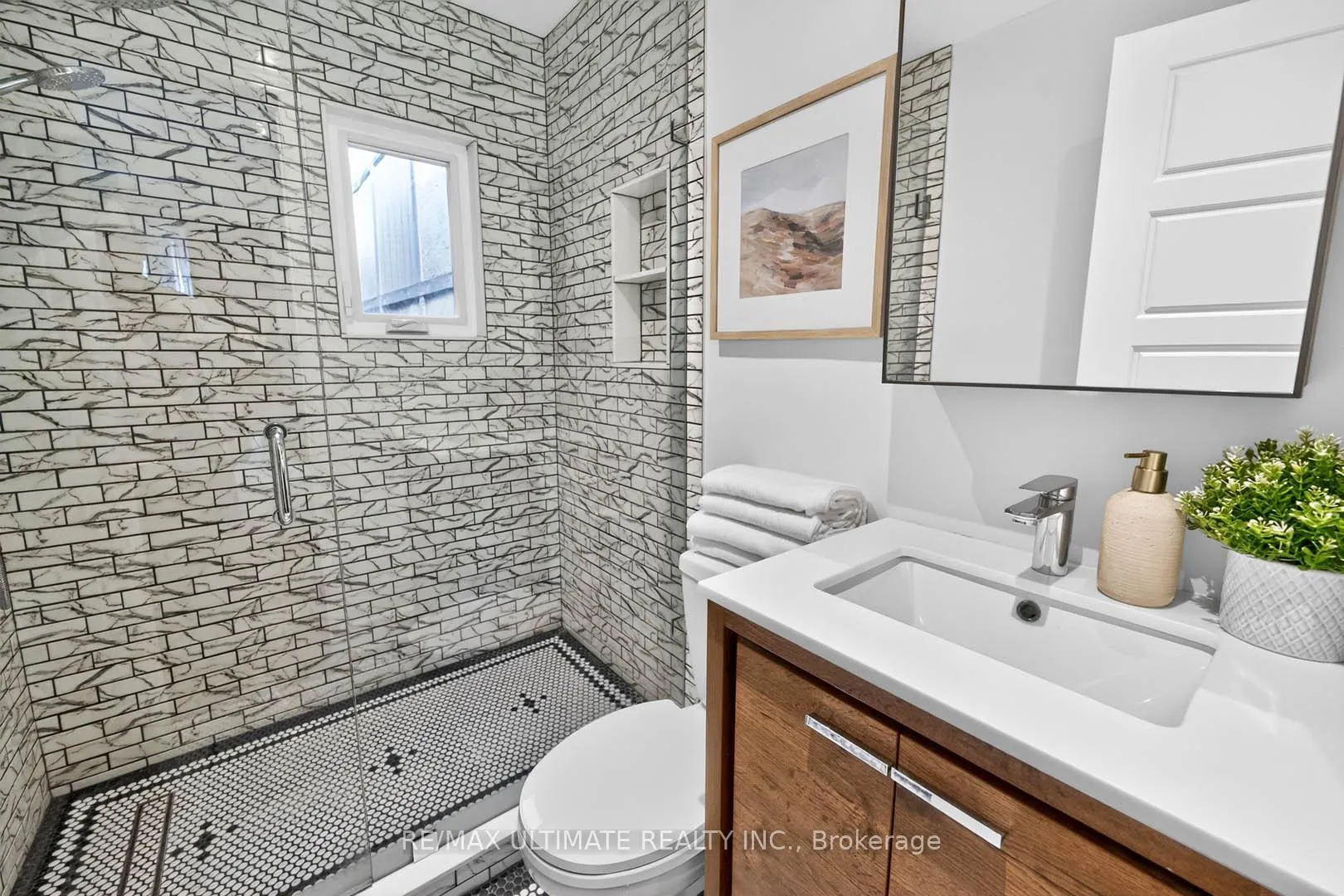 Photo 28 of 4 Bridgman Avenue, Toronto, Casa Loma — HOMEH