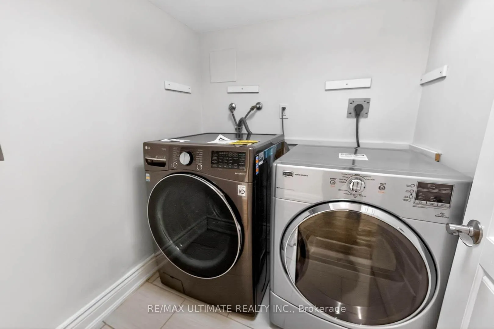 Photo 37 of 4 Bridgman Avenue, Toronto, Casa Loma — HOMEH