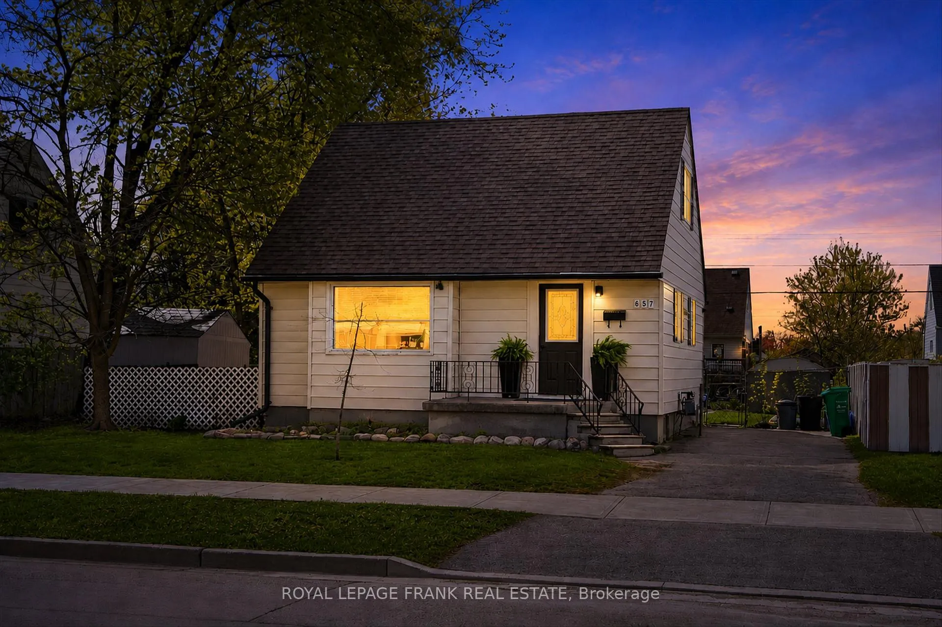 Photo 2 of 657 Mckellar Street, Peterborough, Otonabee Ward 1 — HOMEH