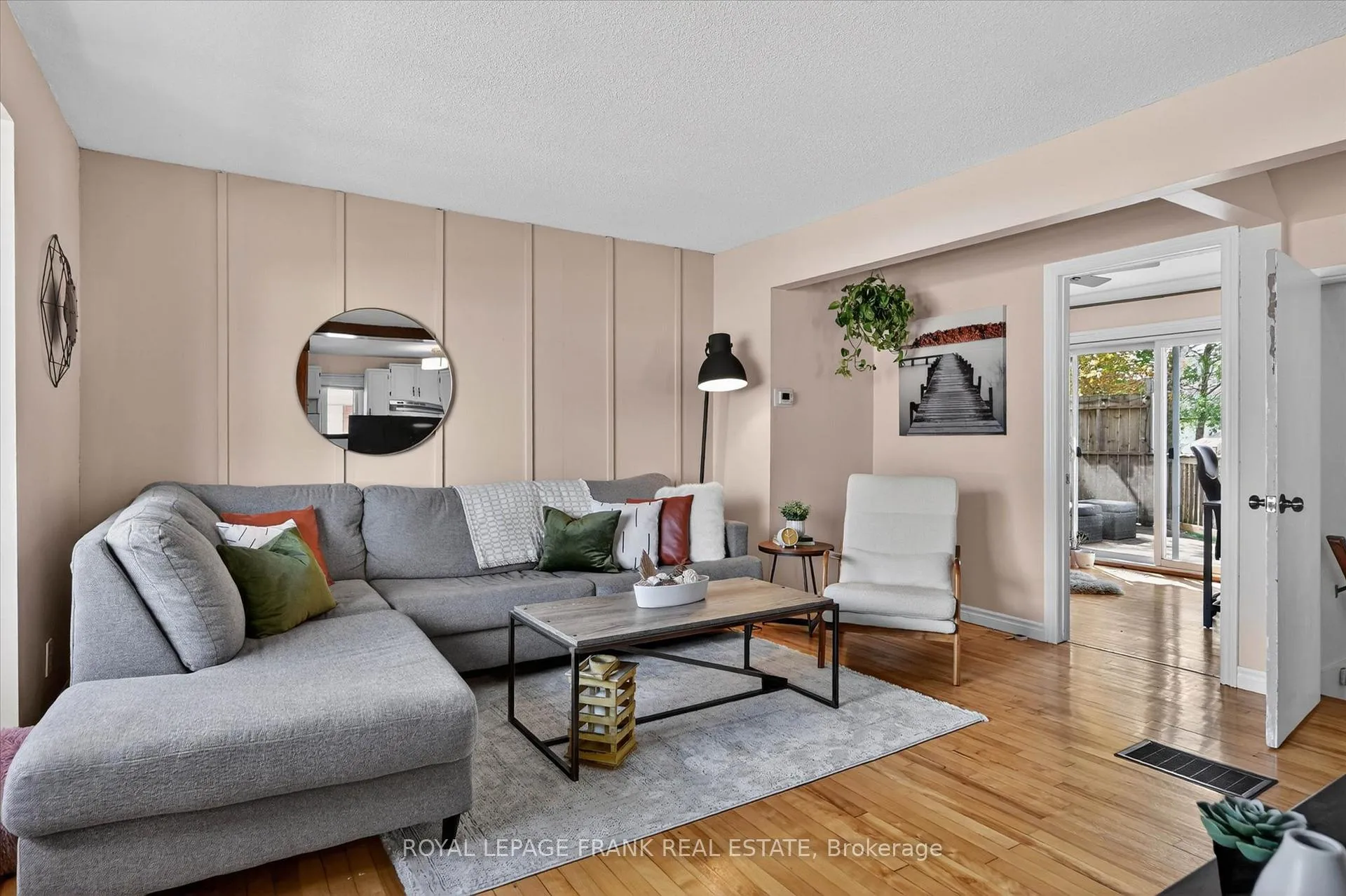 Photo 4 of 657 Mckellar Street, Peterborough, Otonabee Ward 1 — HOMEH