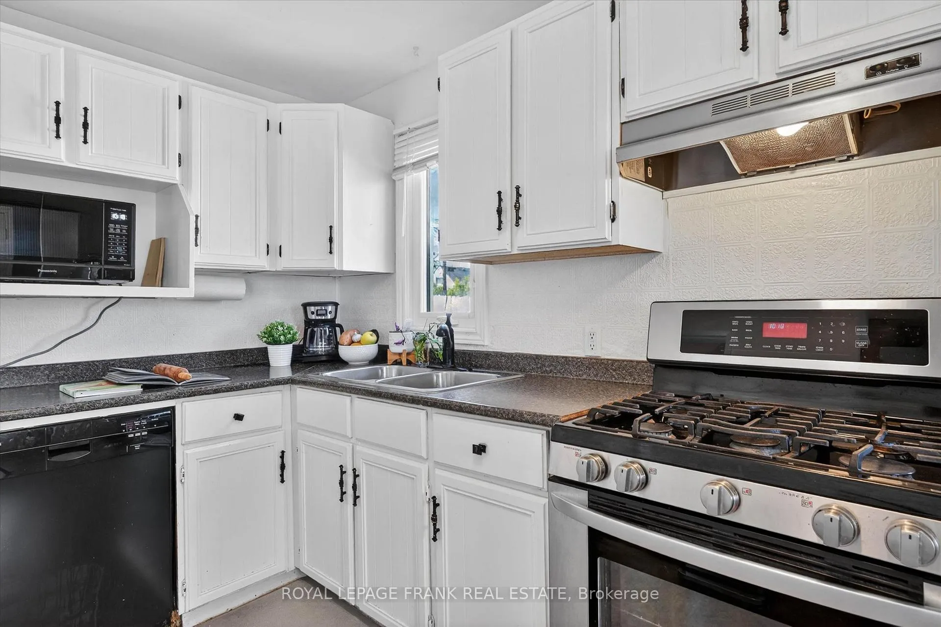 Photo 7 of 657 Mckellar Street, Peterborough, Otonabee Ward 1 — HOMEH