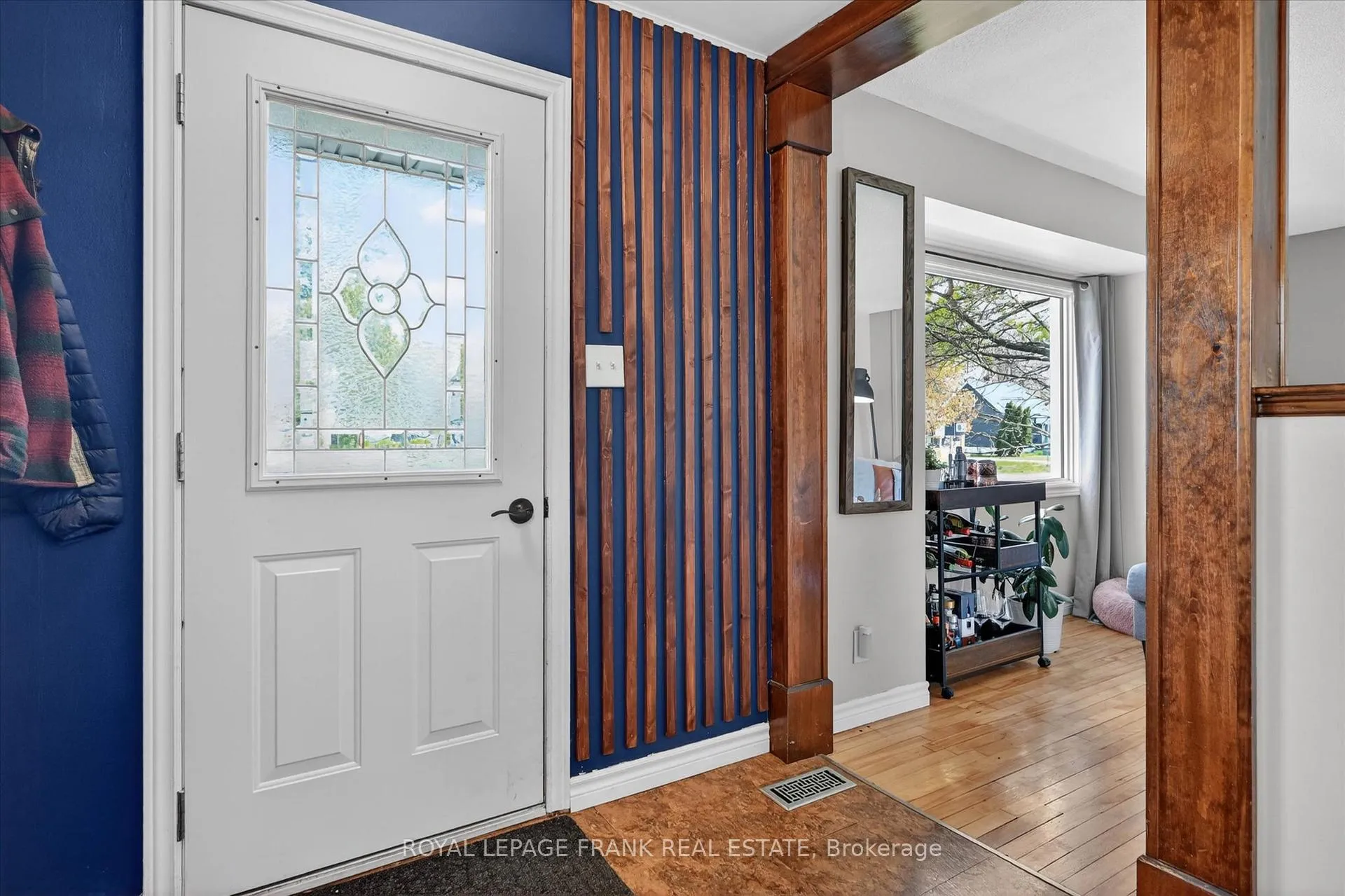 Photo 8 of 657 Mckellar Street, Peterborough, Otonabee Ward 1 — HOMEH