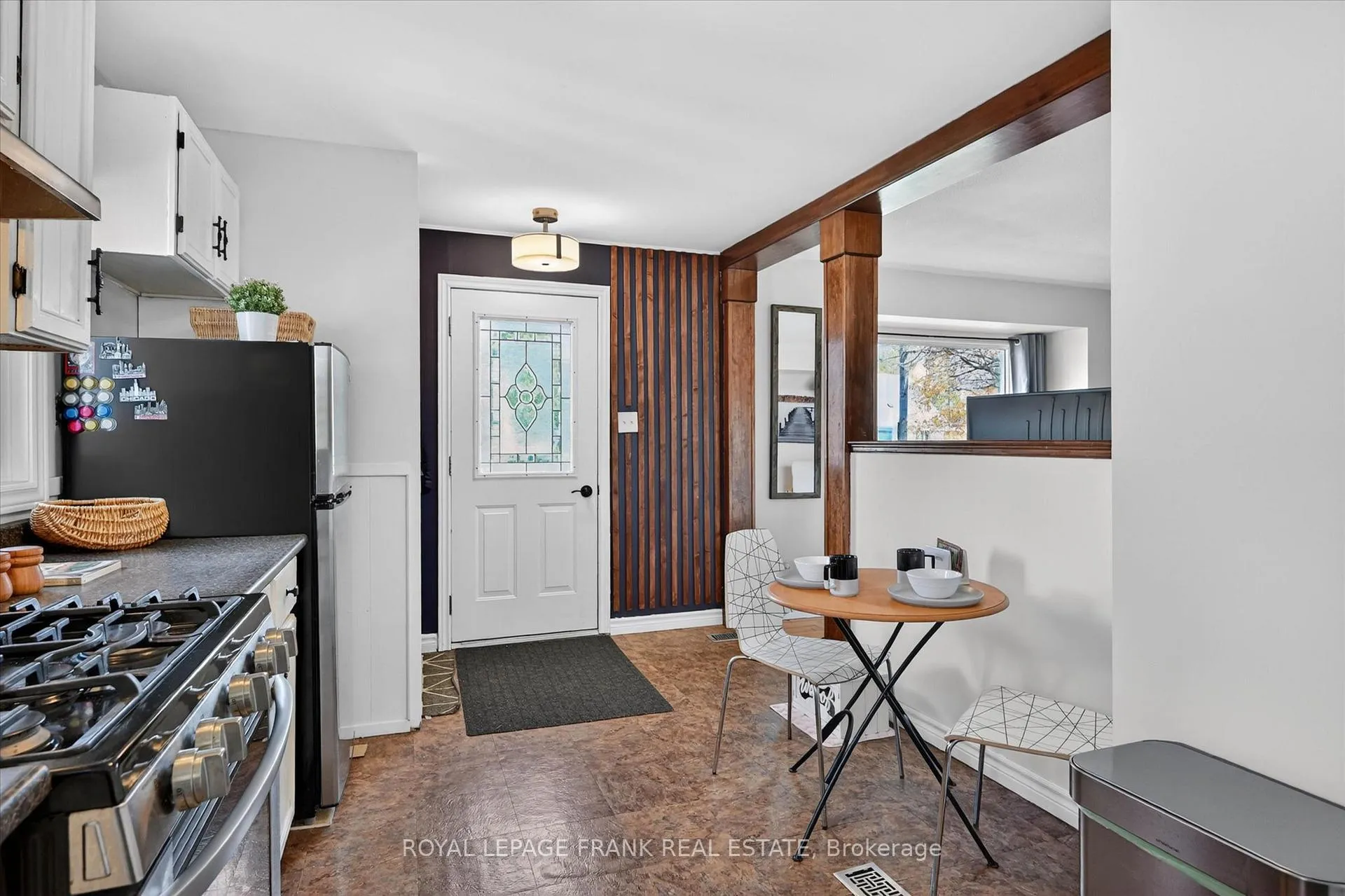 Photo 11 of 657 Mckellar Street, Peterborough, Otonabee Ward 1 — HOMEH