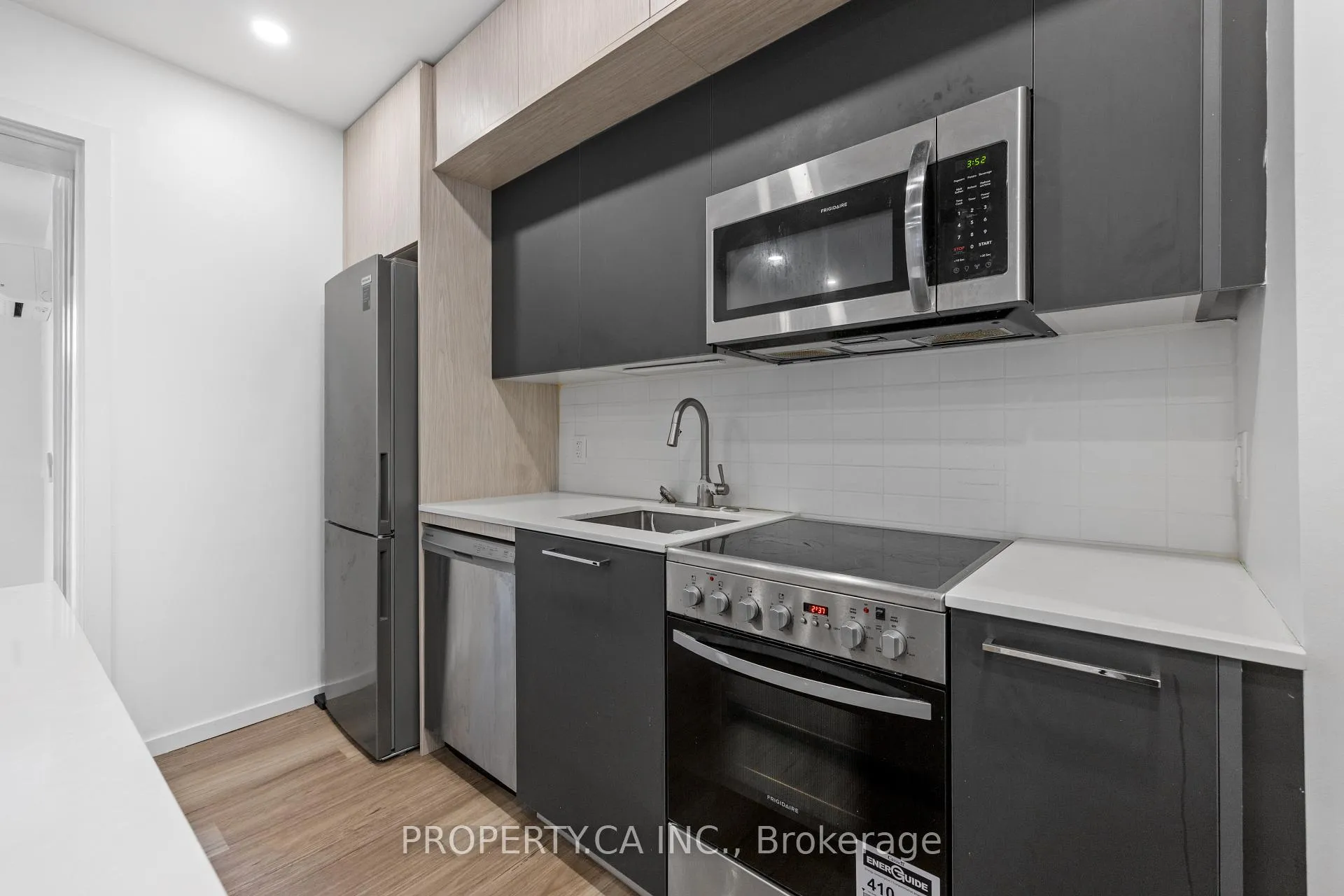 Photo 7 of Unit 203, 1989 Yonge Street, Toronto, Mount Pleasant West — HOMEH