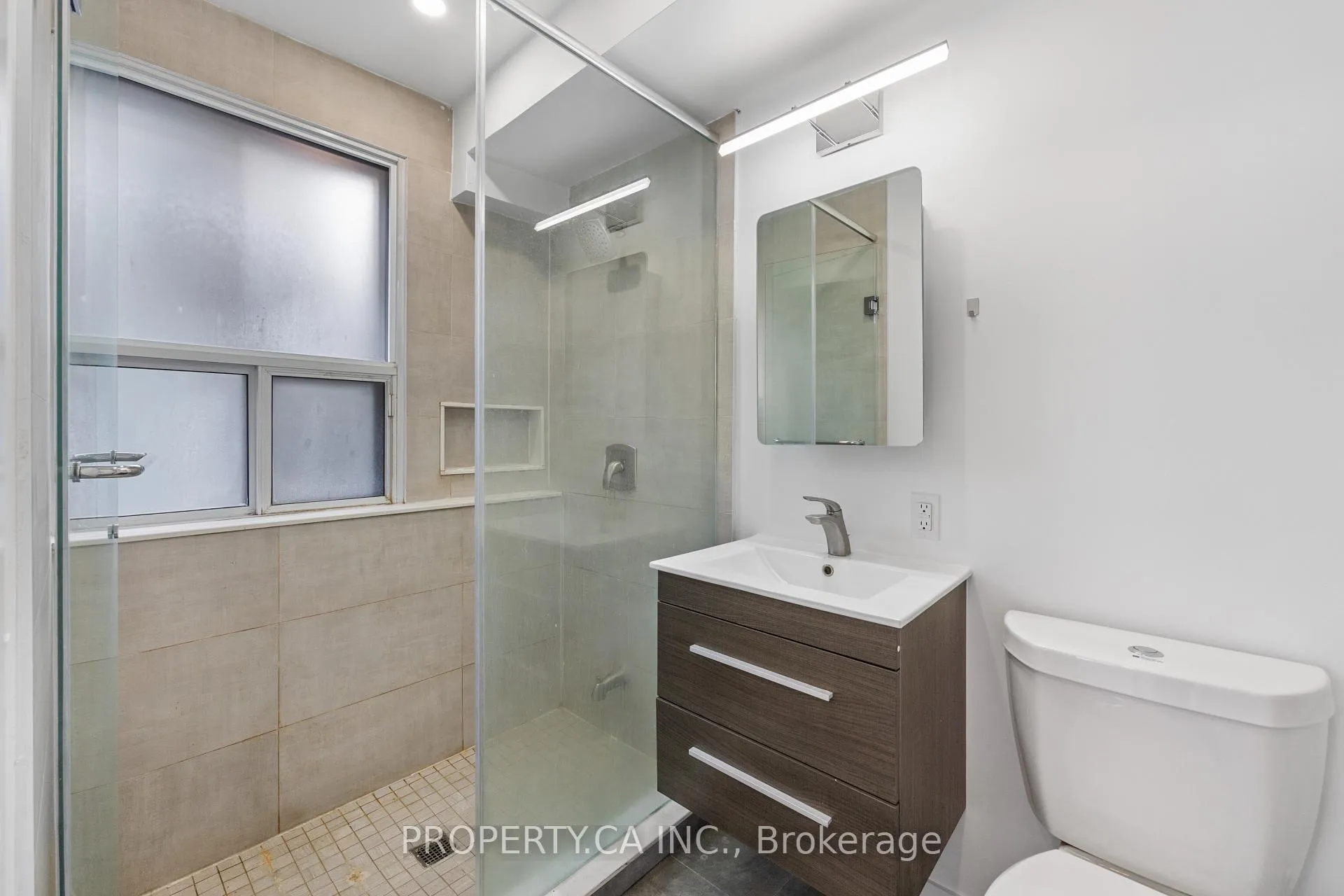Photo 14 of Unit 203, 1989 Yonge Street, Toronto, Mount Pleasant West — HOMEH