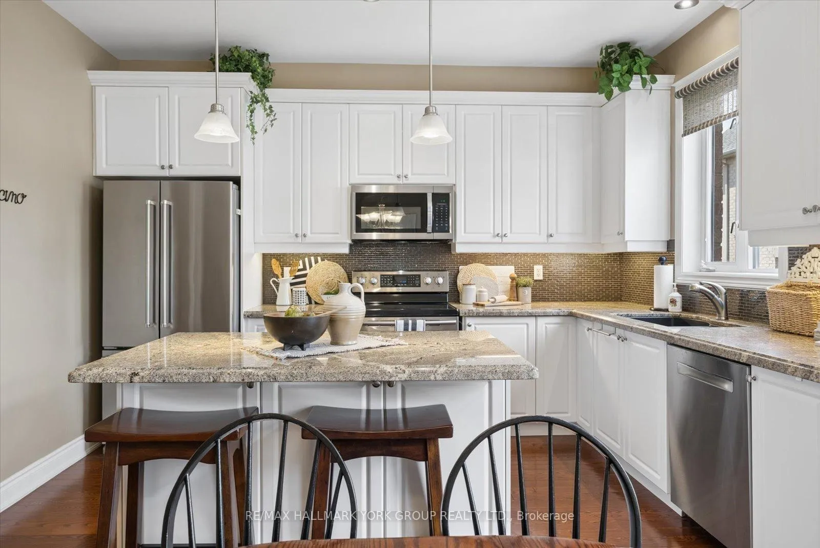 Photo 7 of 202 Duskywing Way, Oakville, Bronte — HOMEH