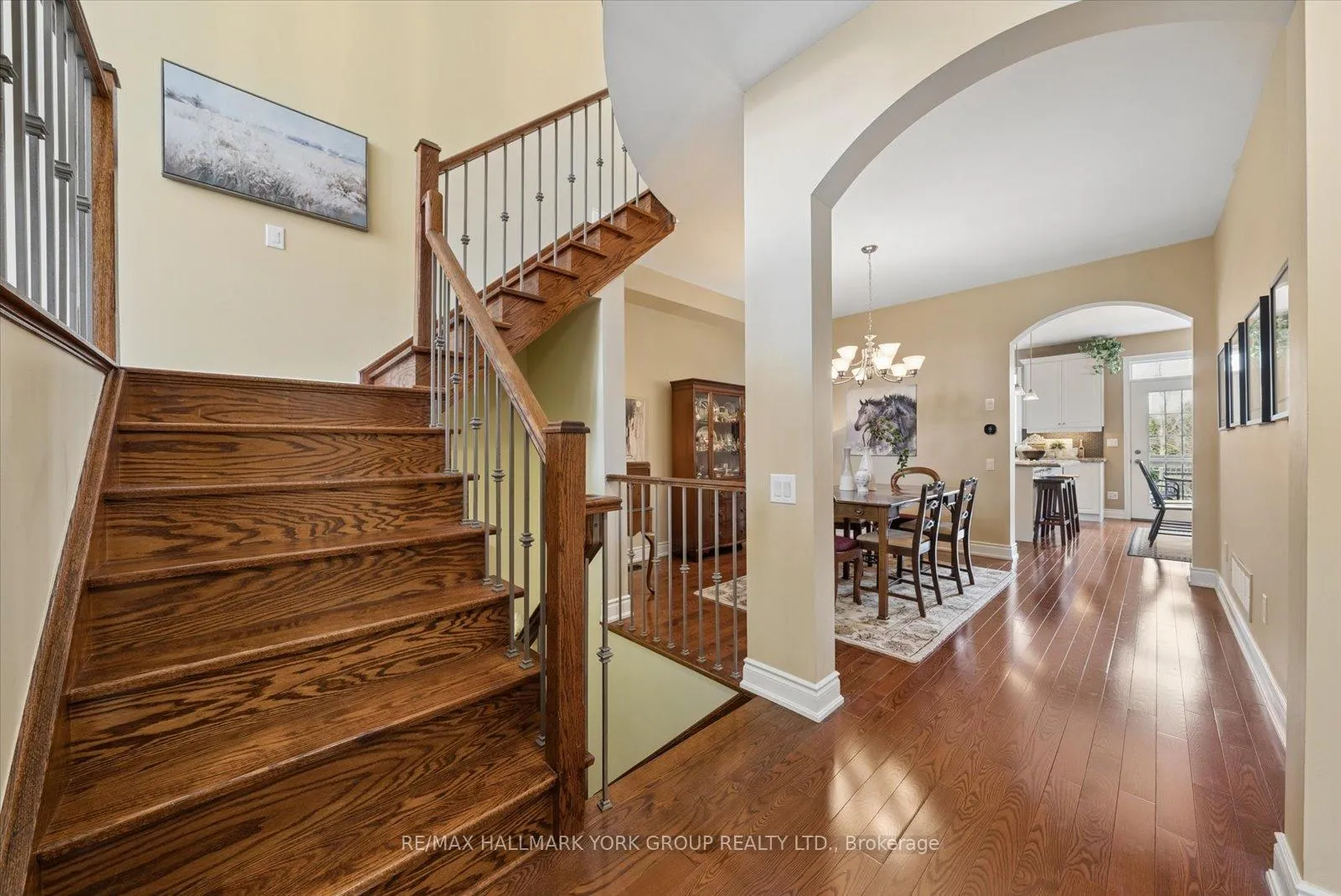 Photo 10 of 202 Duskywing Way, Oakville, Bronte — HOMEH
