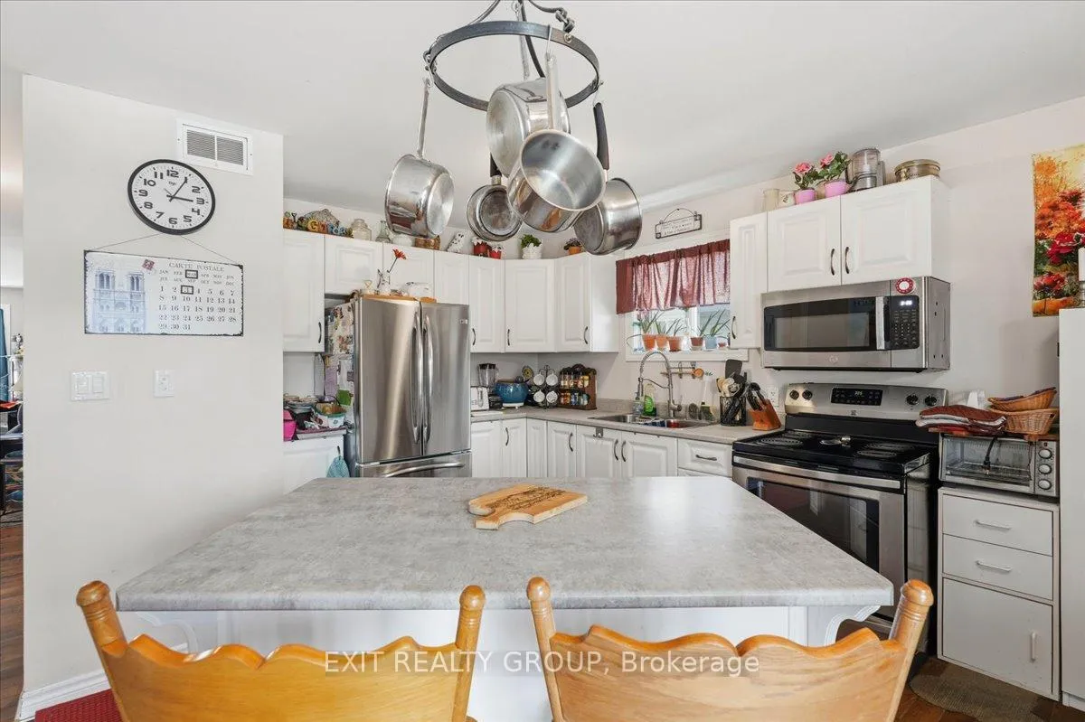 Photo 5 of 218 Brant Street, Deseronto, Deseronto (Town) — HOMEH