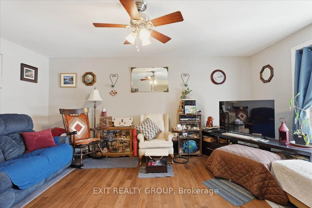 Photo 12 of 218 Brant Street, Deseronto, Deseronto (Town) — HOMEH