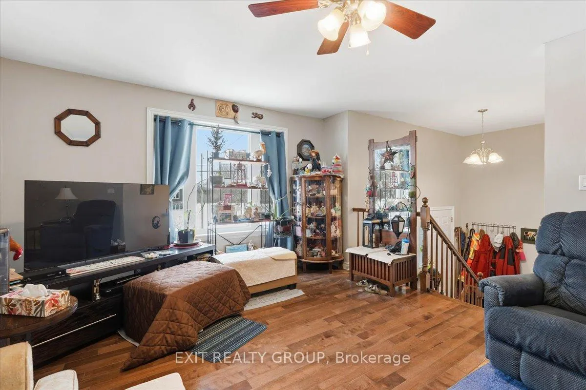 Photo 13 of 218 Brant Street, Deseronto, Deseronto (Town) — HOMEH