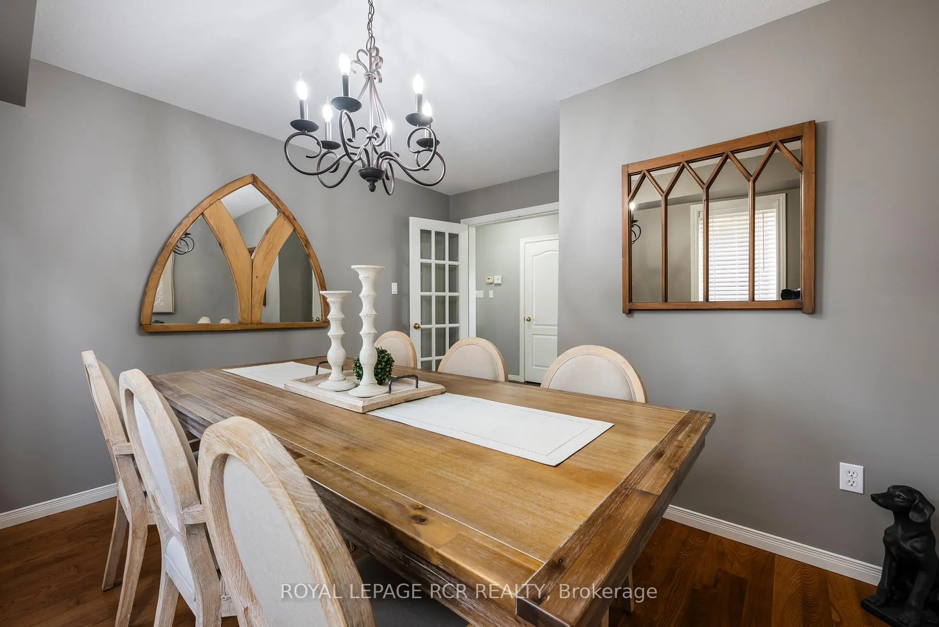 Photo 5 of 11 Sandringham Circle, Orangeville — HOMEH