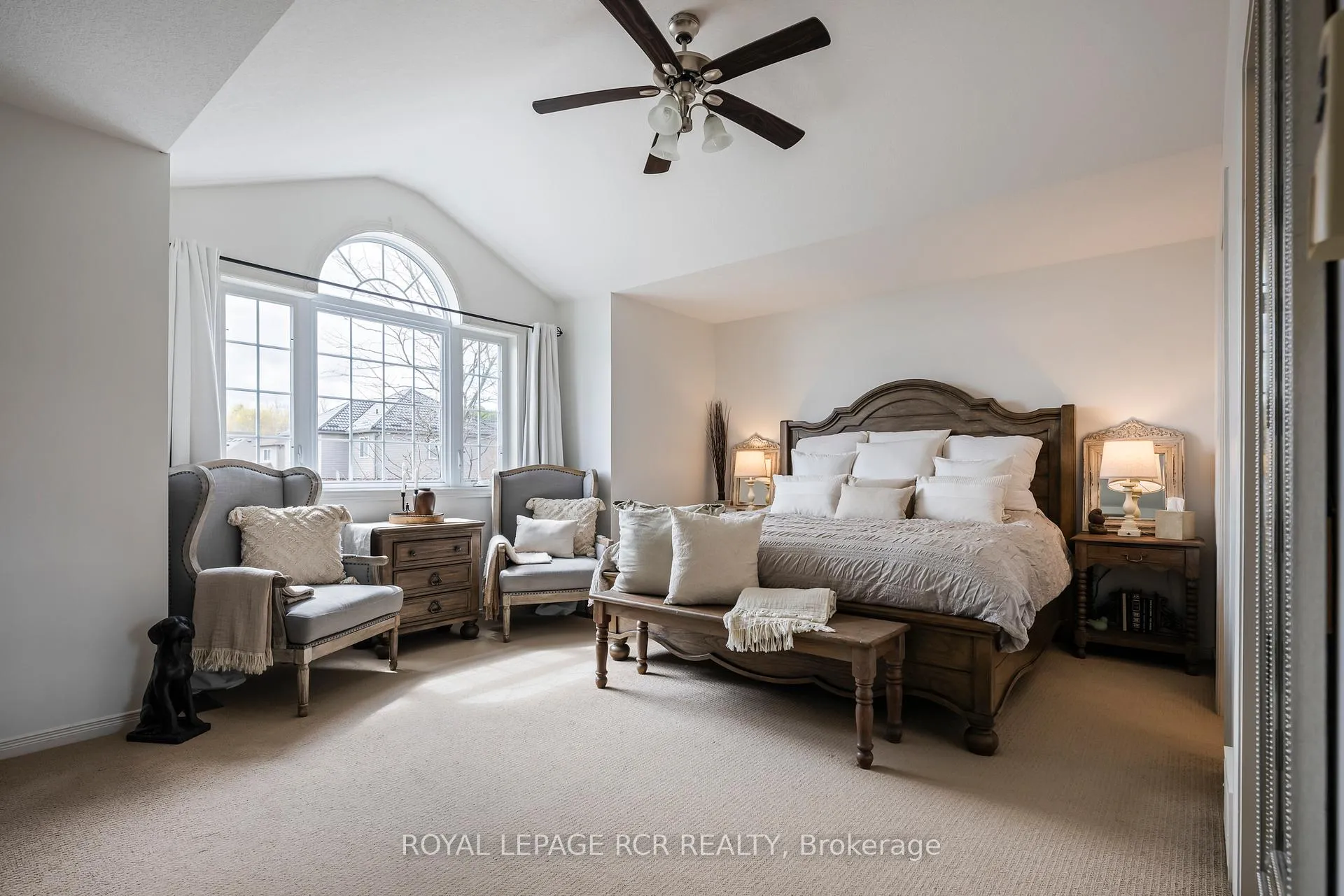 Photo 9 of 11 Sandringham Circle, Orangeville — HOMEH