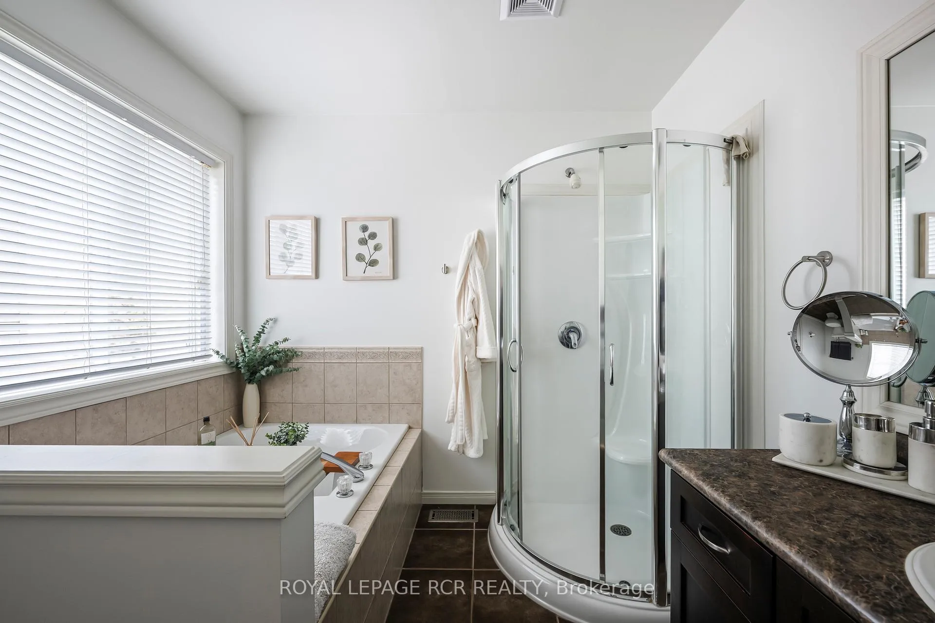 Photo 11 of 11 Sandringham Circle, Orangeville — HOMEH