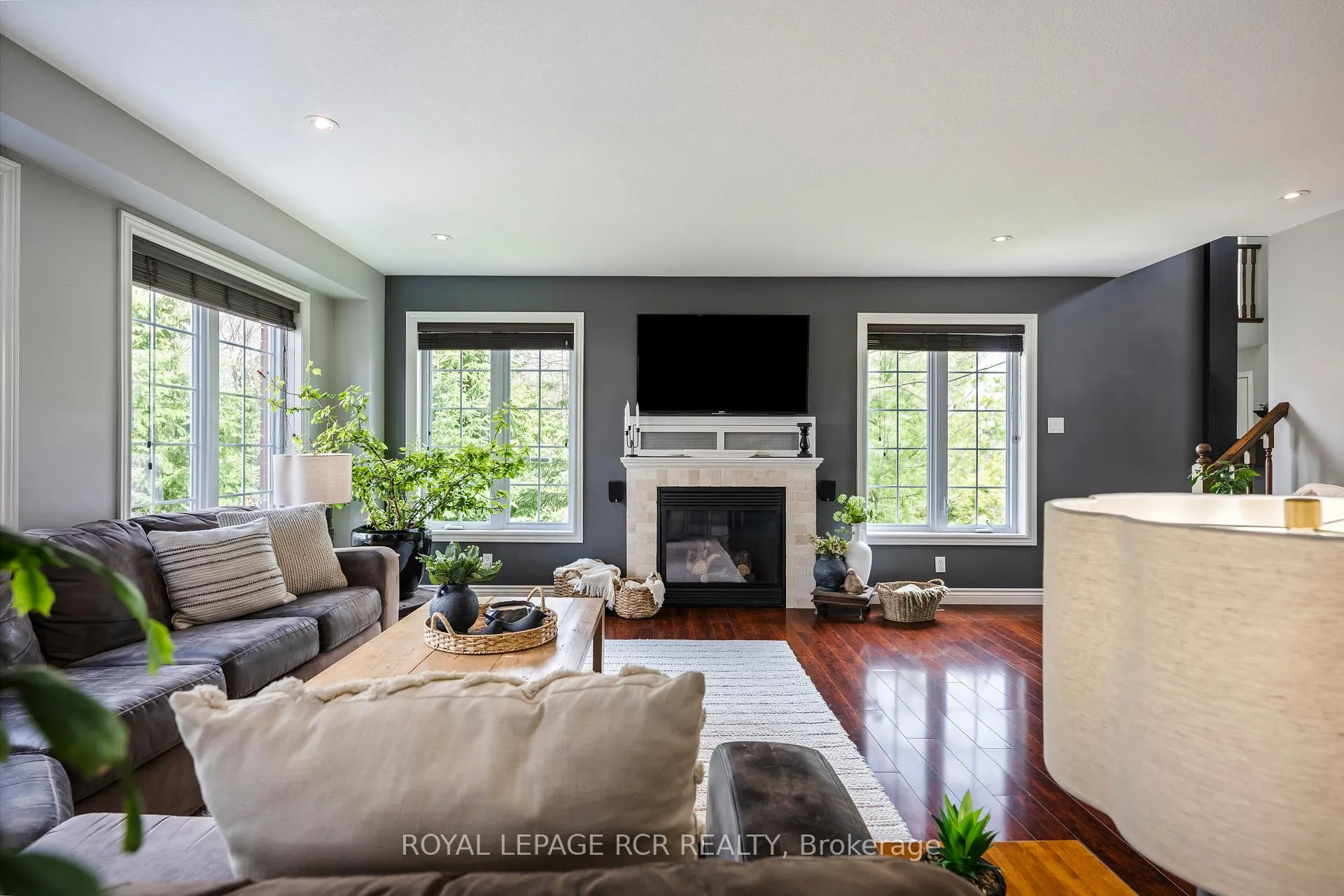 Photo 17 of 11 Sandringham Circle, Orangeville — HOMEH
