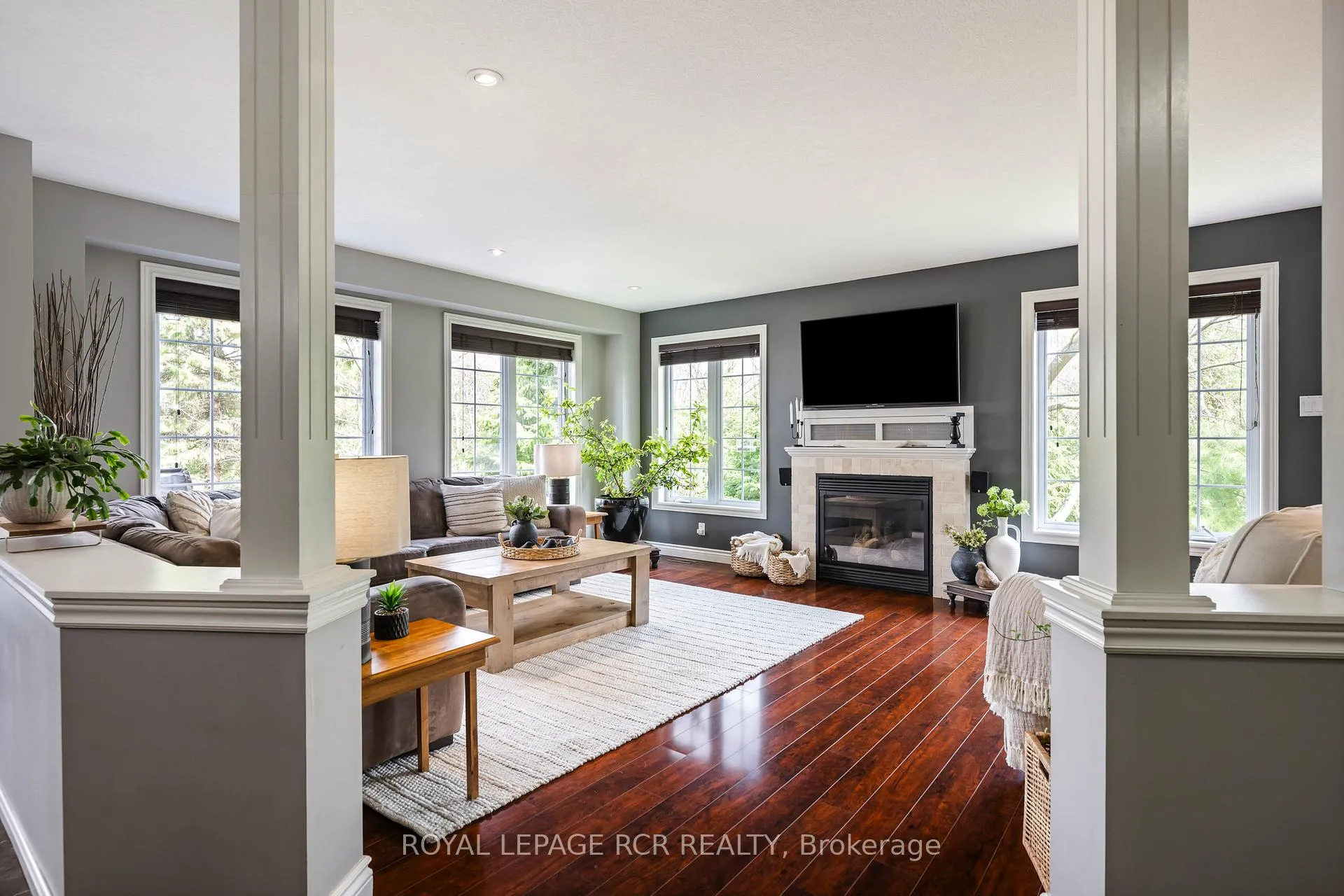 Photo 19 of 11 Sandringham Circle, Orangeville — HOMEH