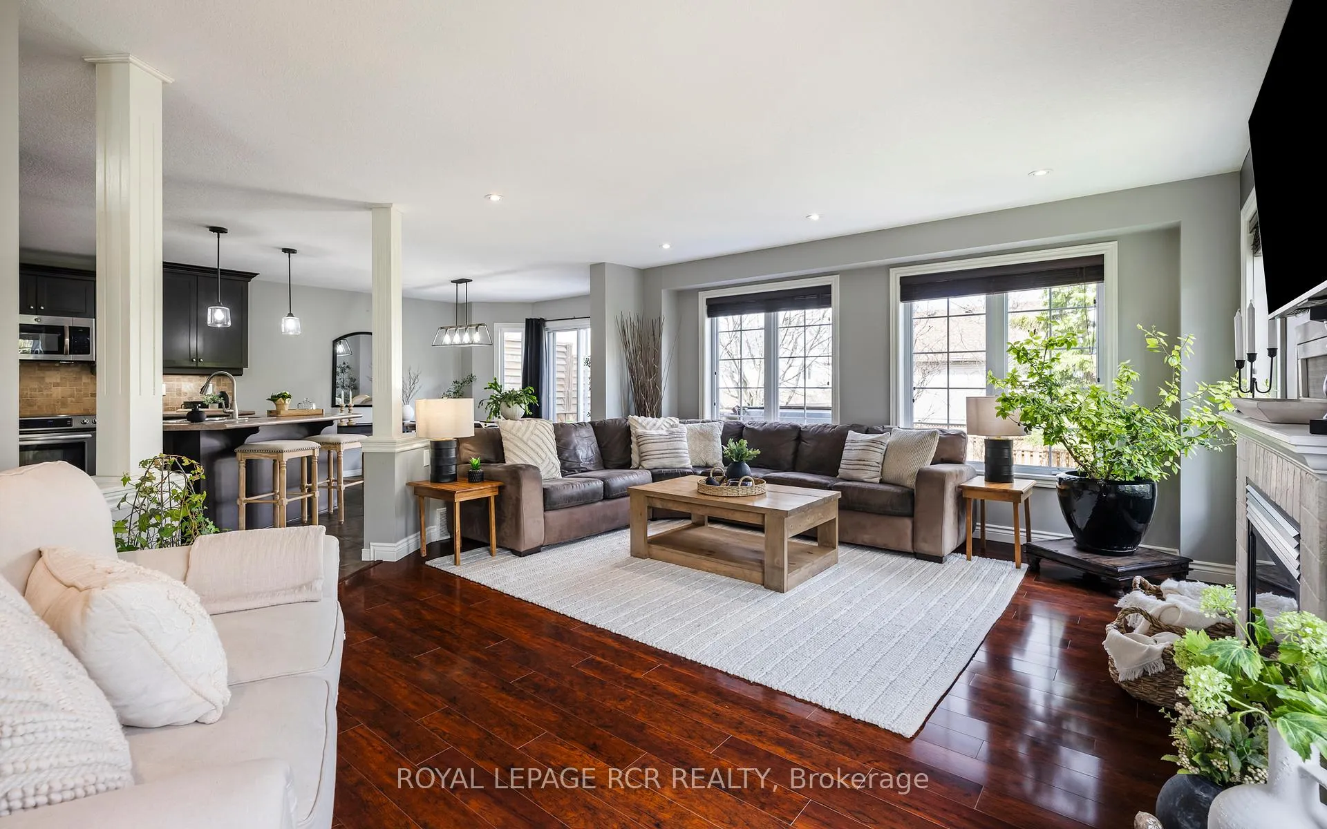 Photo 21 of 11 Sandringham Circle, Orangeville — HOMEH
