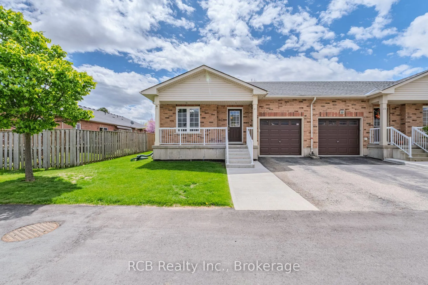 Photo 2 of Unit 21, 54 Garden Avenue, Brantford, Echo Place — HOMEH