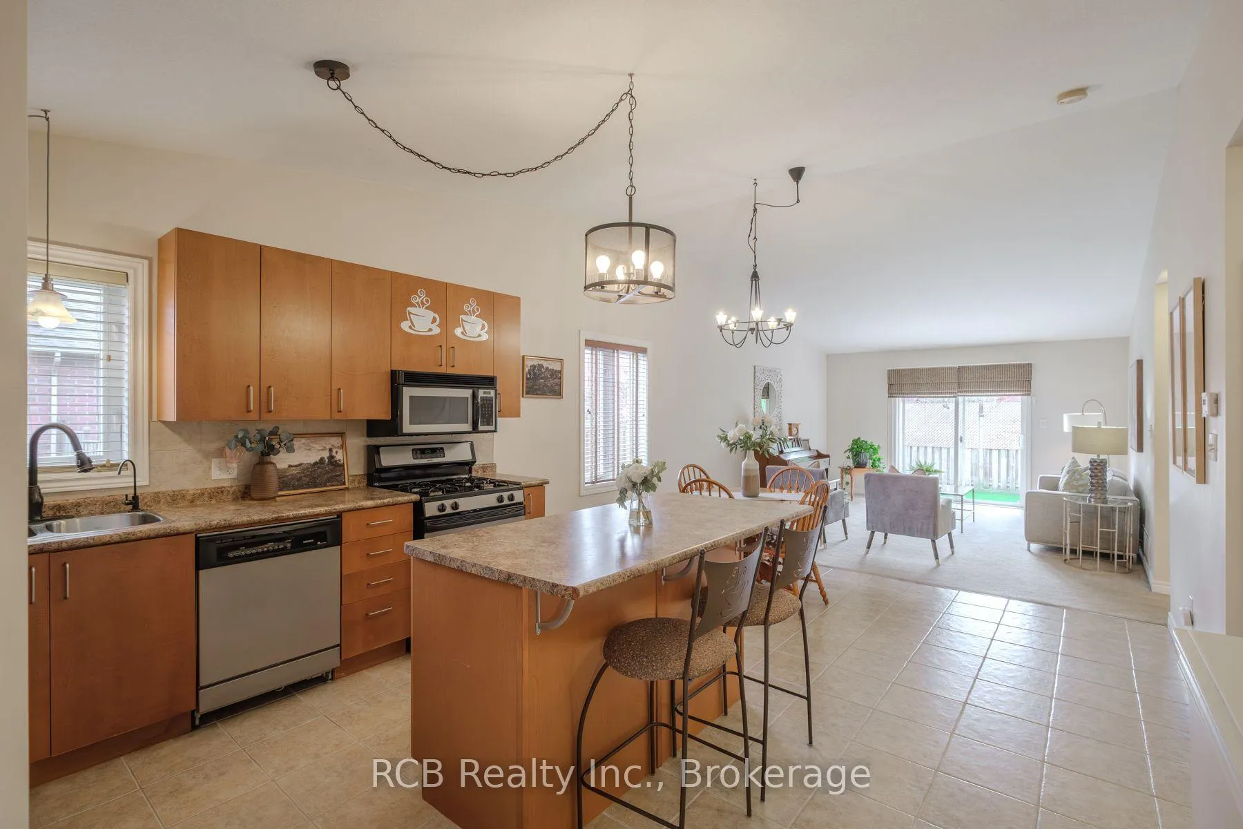 Photo 6 of Unit 21, 54 Garden Avenue, Brantford, Echo Place — HOMEH