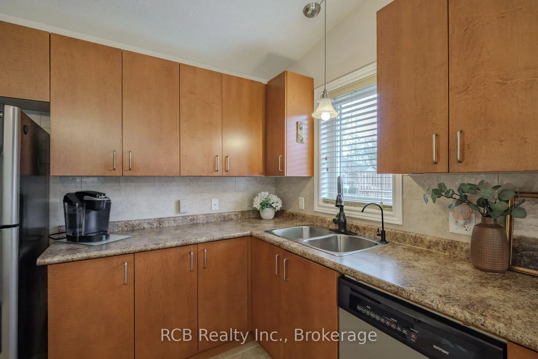 Photo 9 of Unit 21, 54 Garden Avenue, Brantford, Echo Place — HOMEH