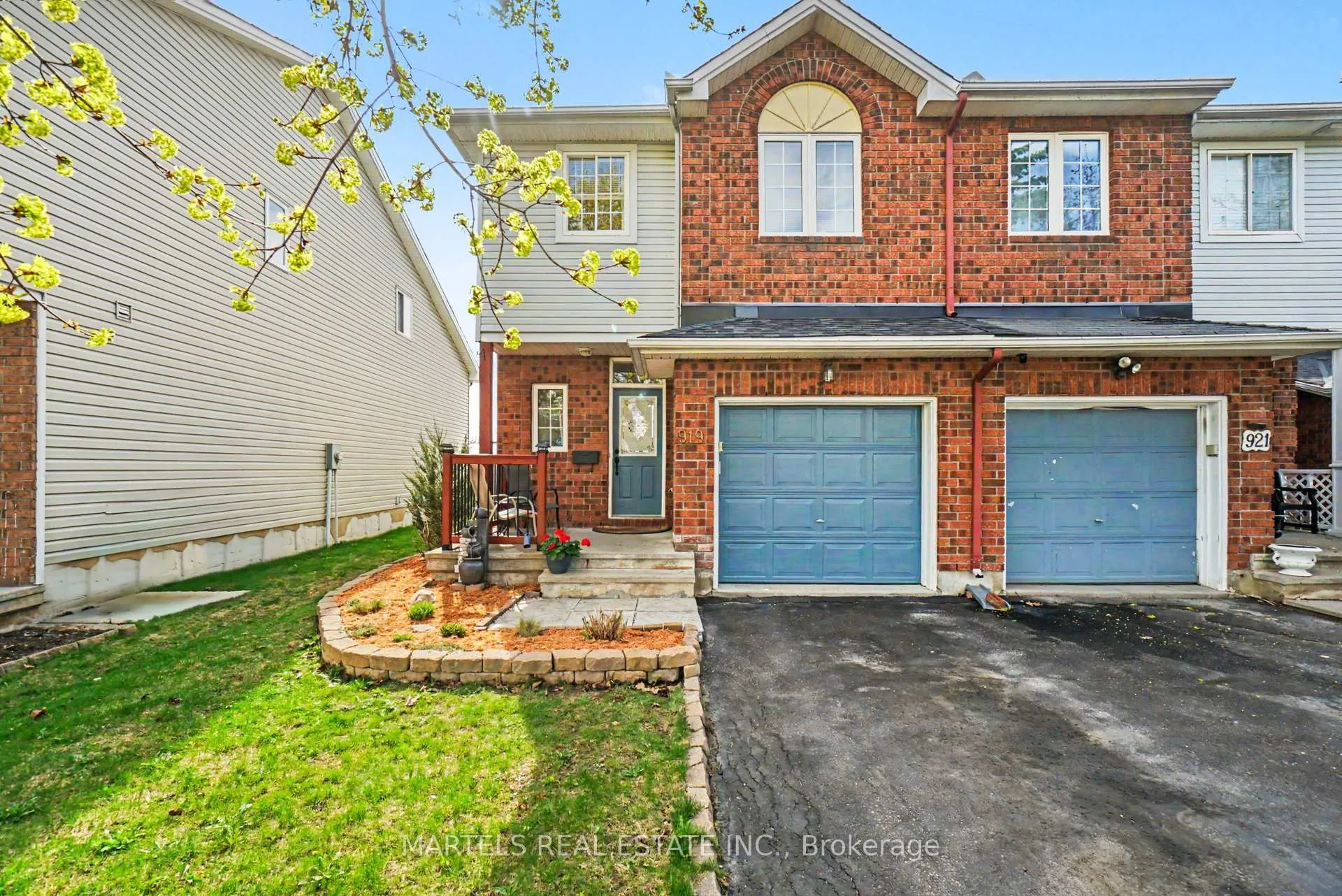Photo 1 of 919 Markwick Crescent, Ottawa, Notting Hill/Summerside — HOMEH