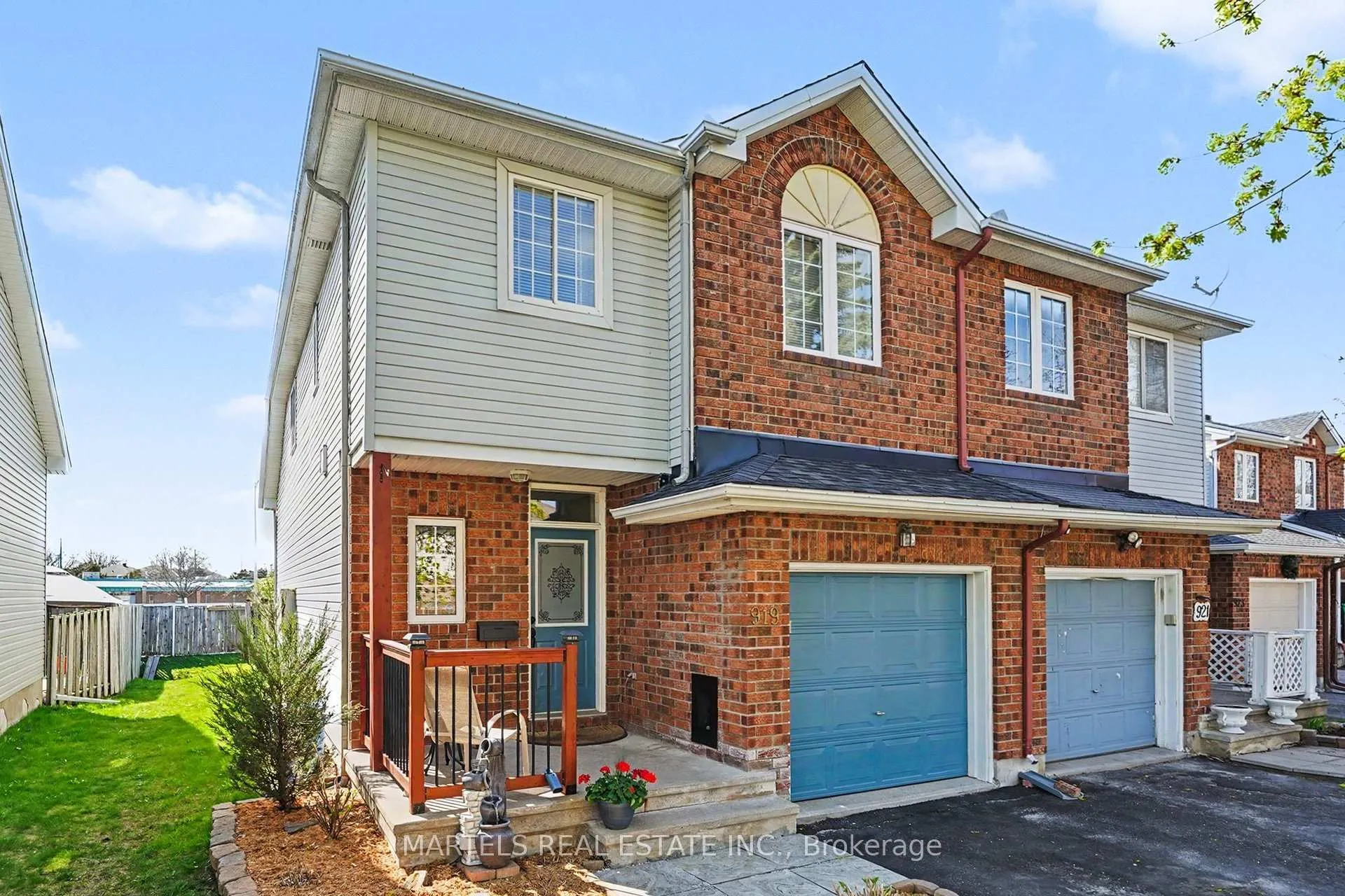 Photo 2 of 919 Markwick Crescent, Ottawa, Notting Hill/Summerside — HOMEH
