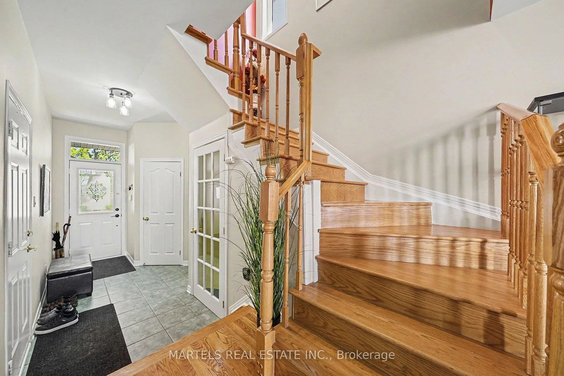 Photo 4 of 919 Markwick Crescent, Ottawa, Notting Hill/Summerside — HOMEH