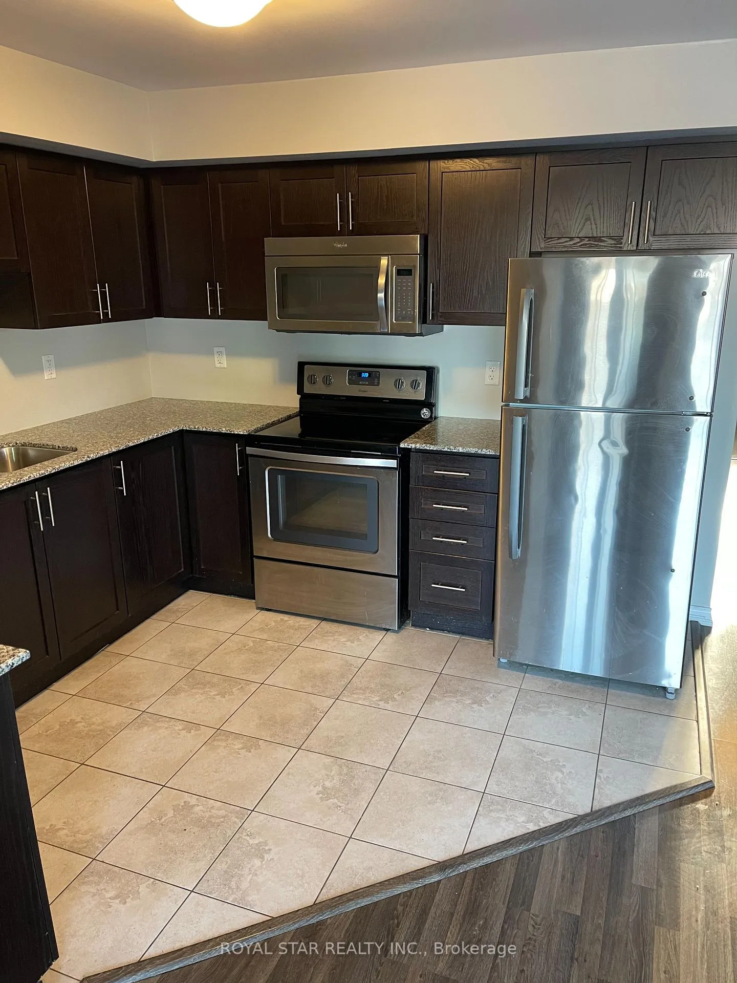 Photo 5 of Unit 1, 2484 Post Road, Oakville, River Oaks — HOMEH