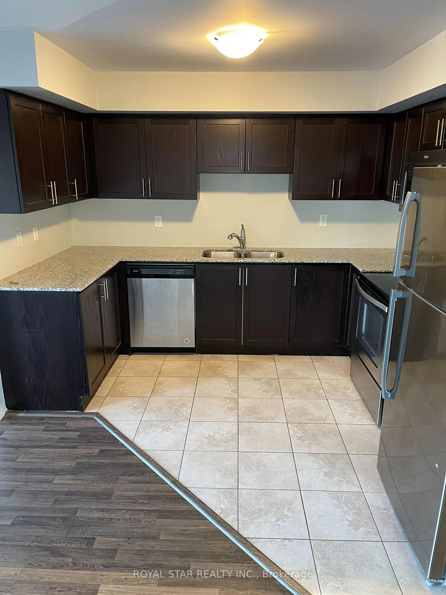 Photo 6 of Unit 1, 2484 Post Road, Oakville, River Oaks — HOMEH