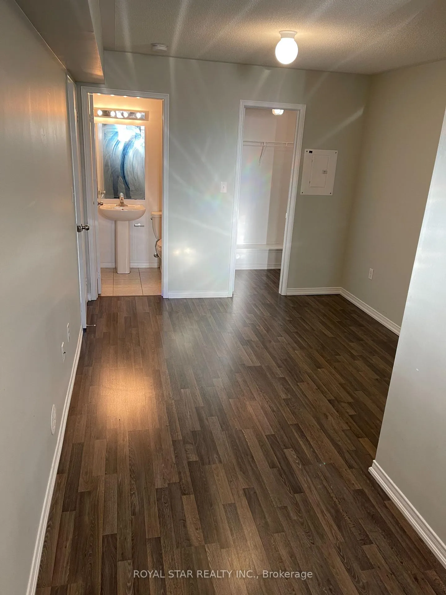 Photo 9 of Unit 1, 2484 Post Road, Oakville, River Oaks — HOMEH