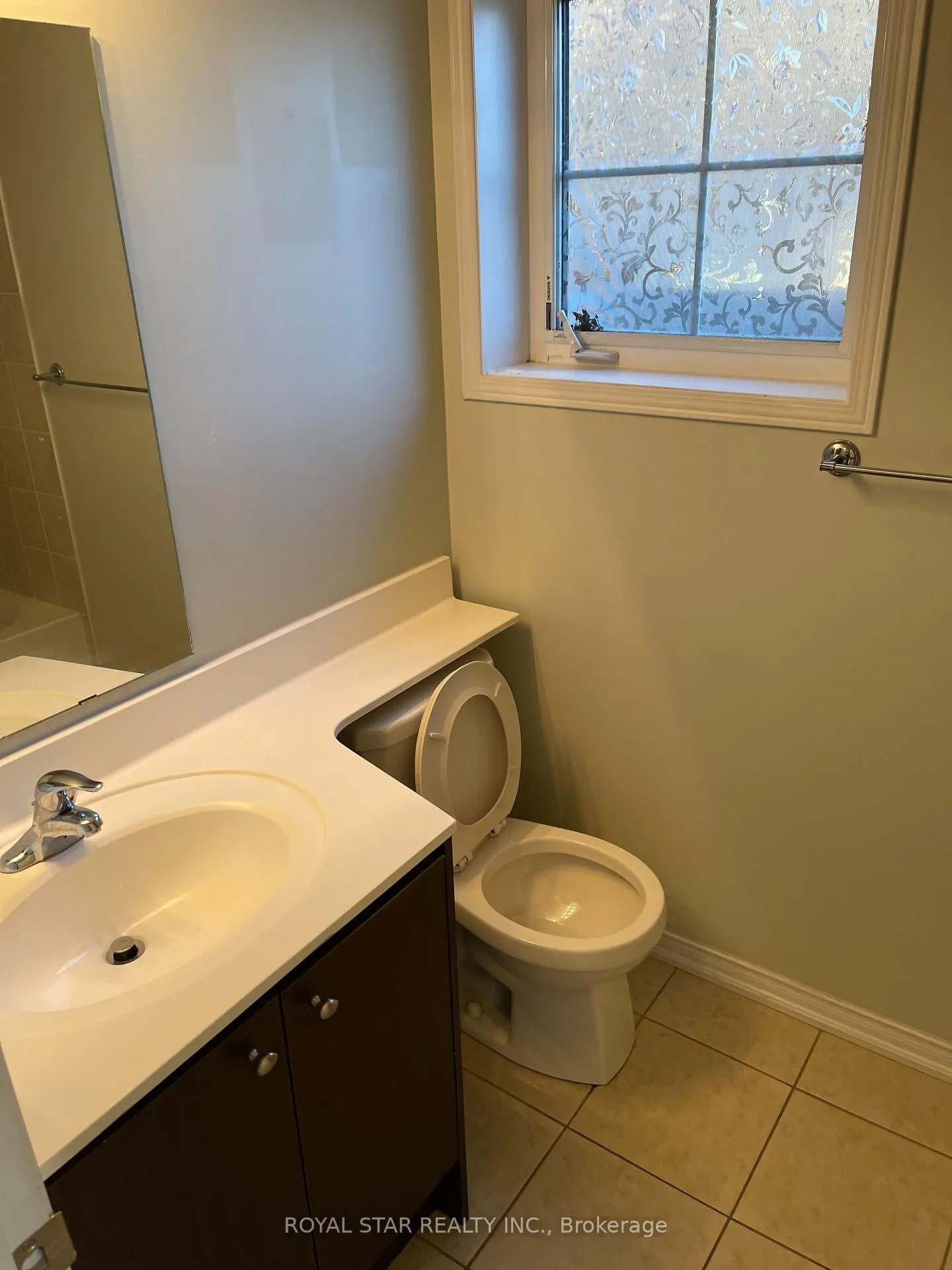Photo 13 of Unit 1, 2484 Post Road, Oakville, River Oaks — HOMEH