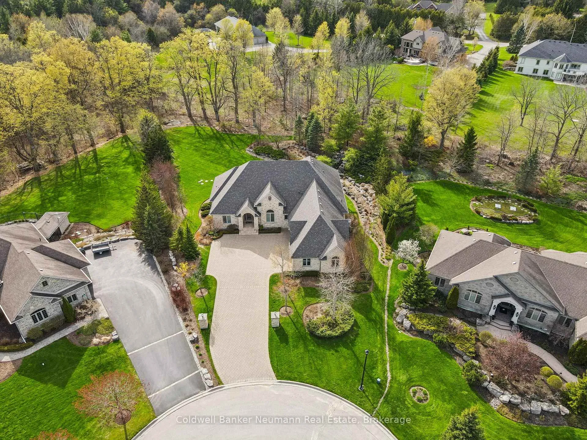 Photo 42 of 33 Cassin Court, Puslinch, Rural Puslinch East — HOMEH