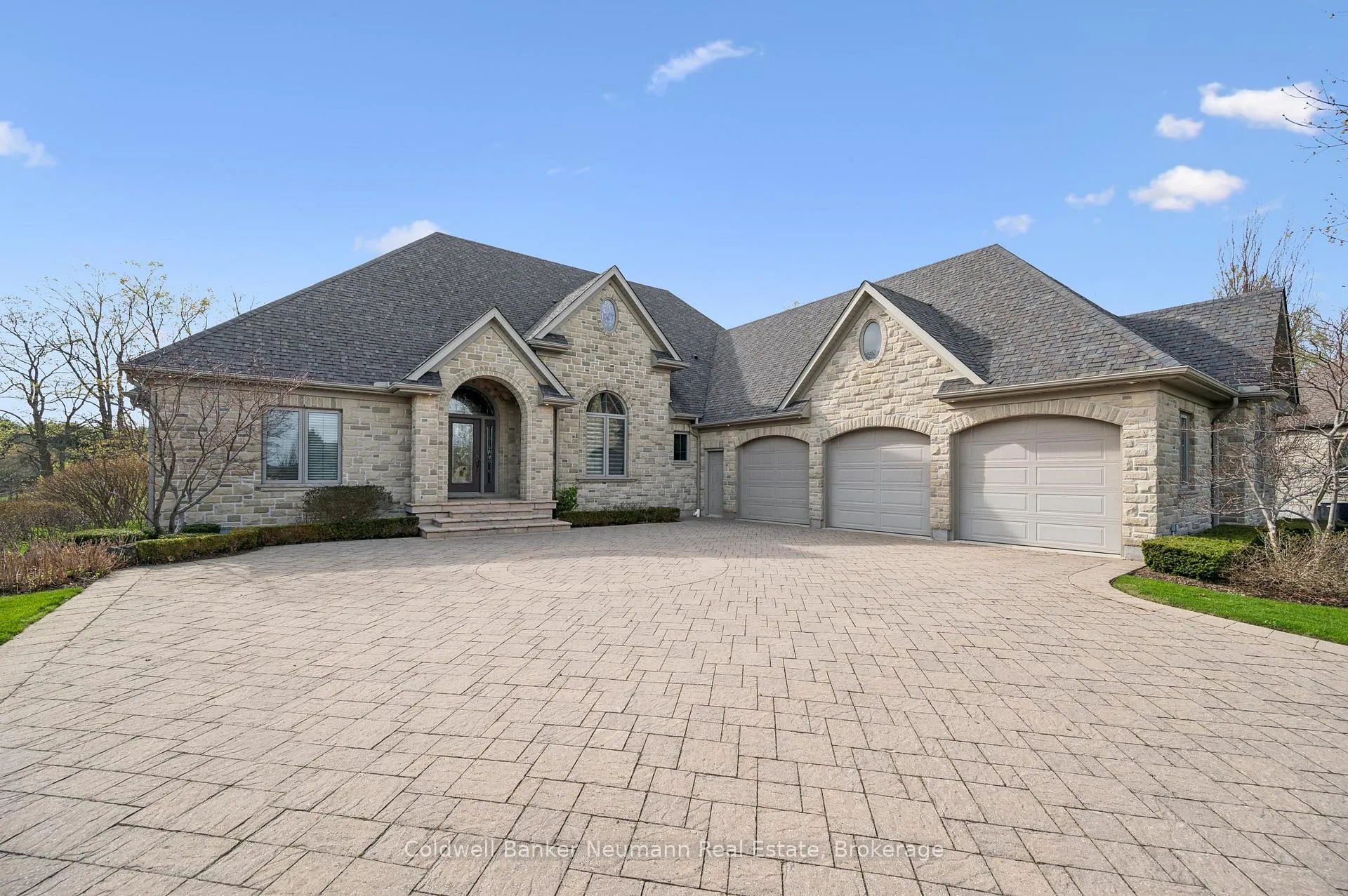 Photo 43 of 33 Cassin Court, Puslinch, Rural Puslinch East — HOMEH
