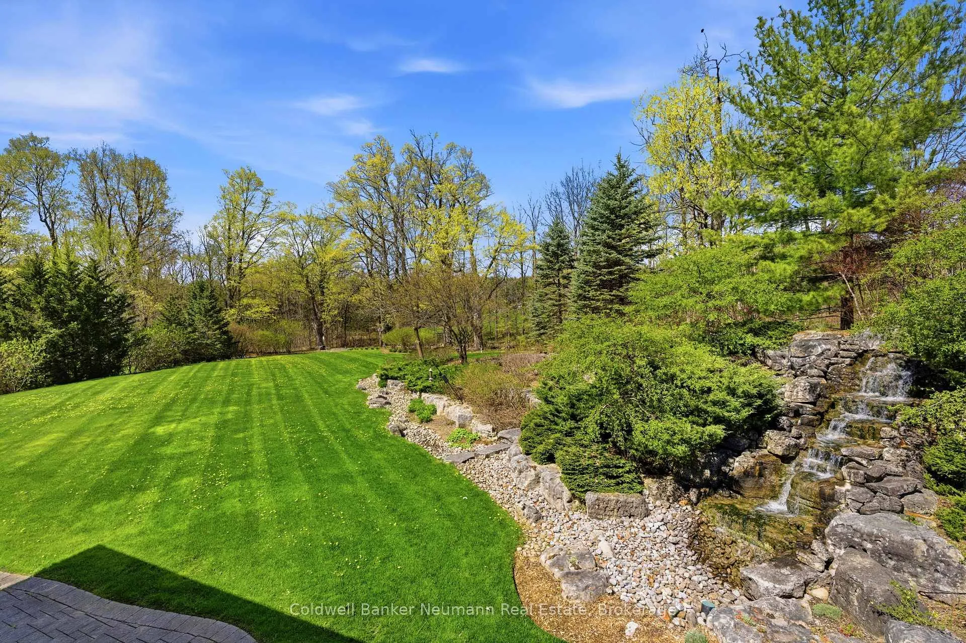 Photo 46 of 33 Cassin Court, Puslinch, Rural Puslinch East — HOMEH
