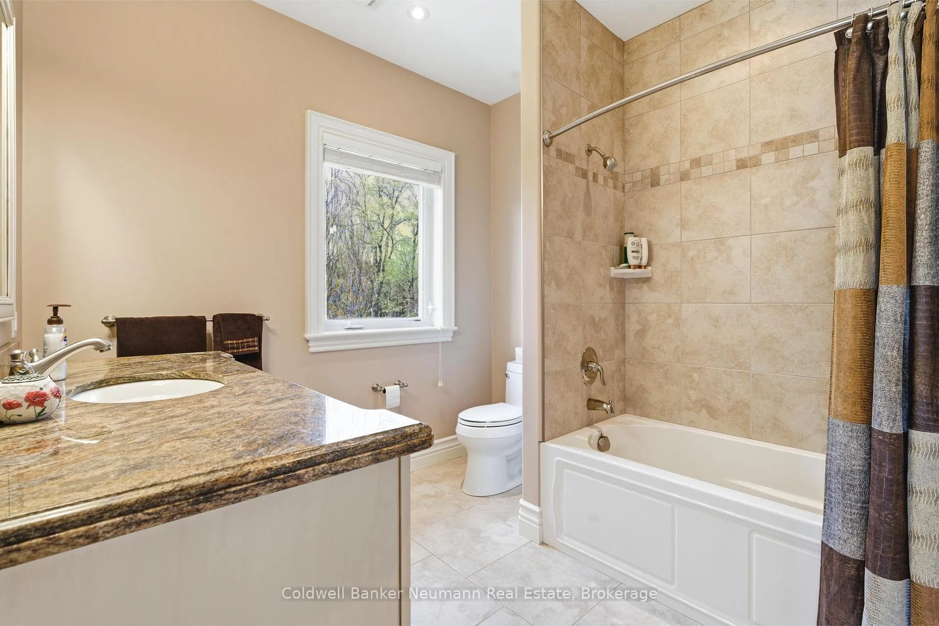 Photo 20 of 33 Cassin Court, Puslinch, Rural Puslinch East — HOMEH