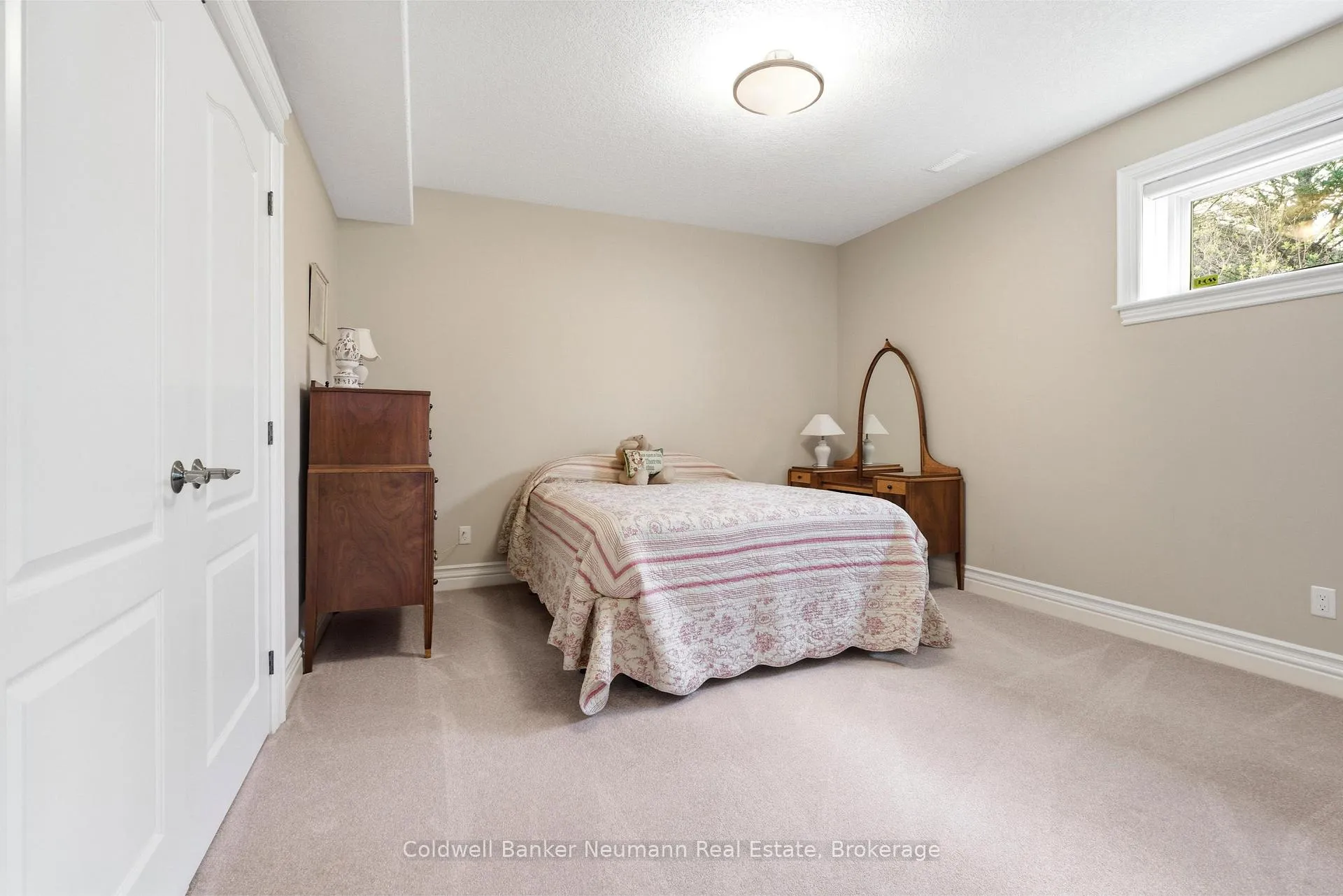 Photo 35 of 33 Cassin Court, Puslinch, Rural Puslinch East — HOMEH